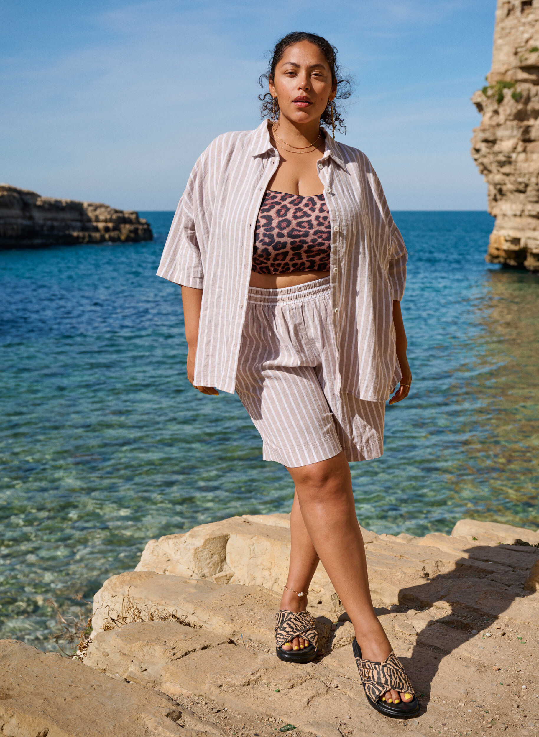 Zizzifashion Striped shorts in linen and viscose, Beige, Image image number 0