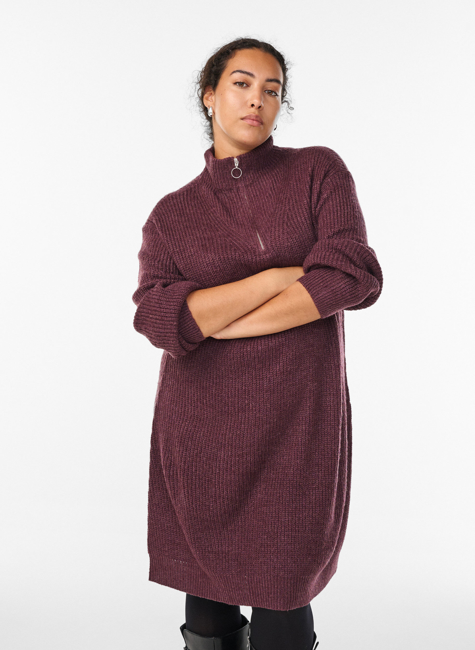 FLASH - Short knit dress with high neck, Red, Model