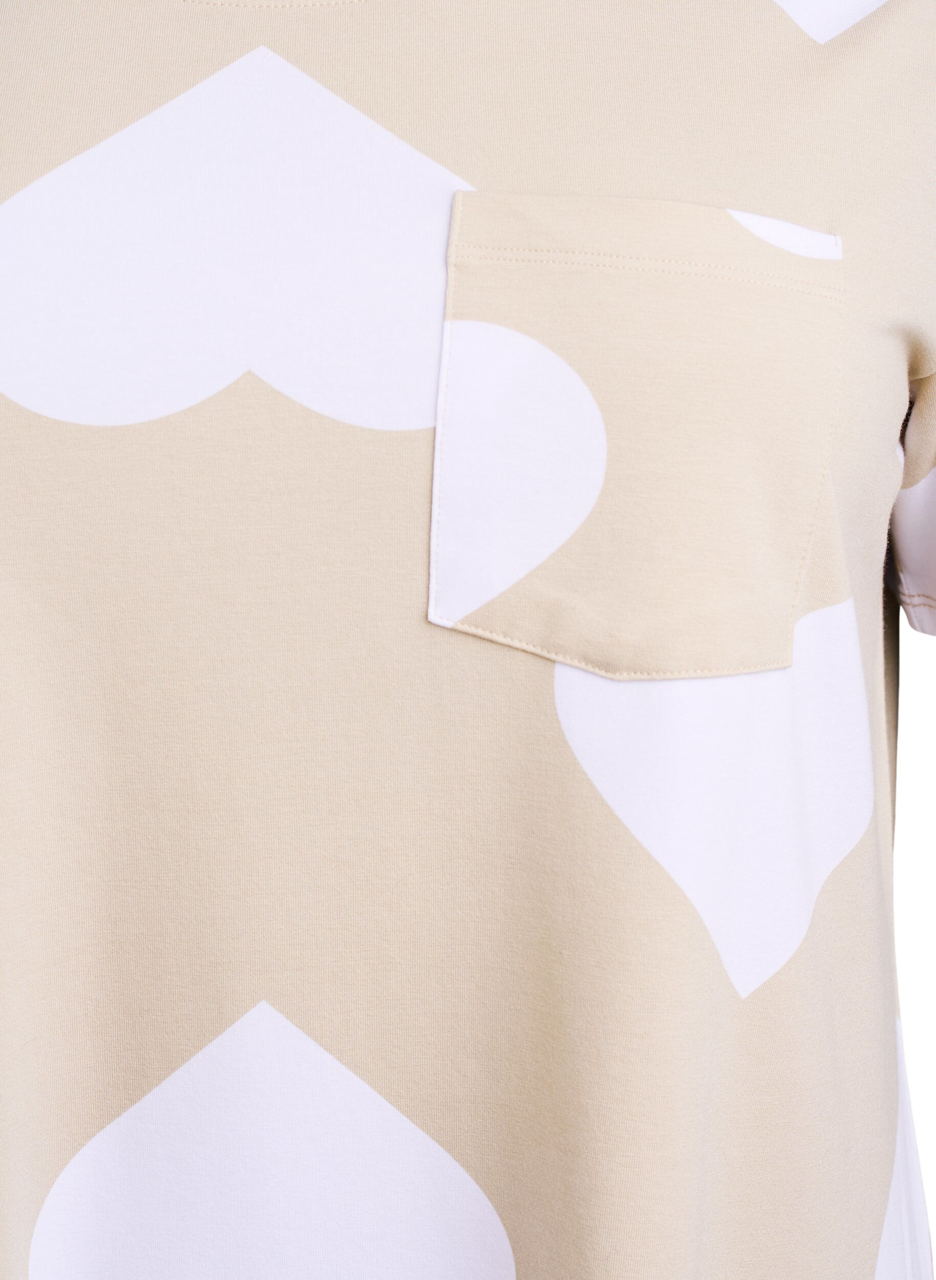 Zizzifashion Long night t-shirt in a modal blend with hearts, Beige, Packshot image number 2