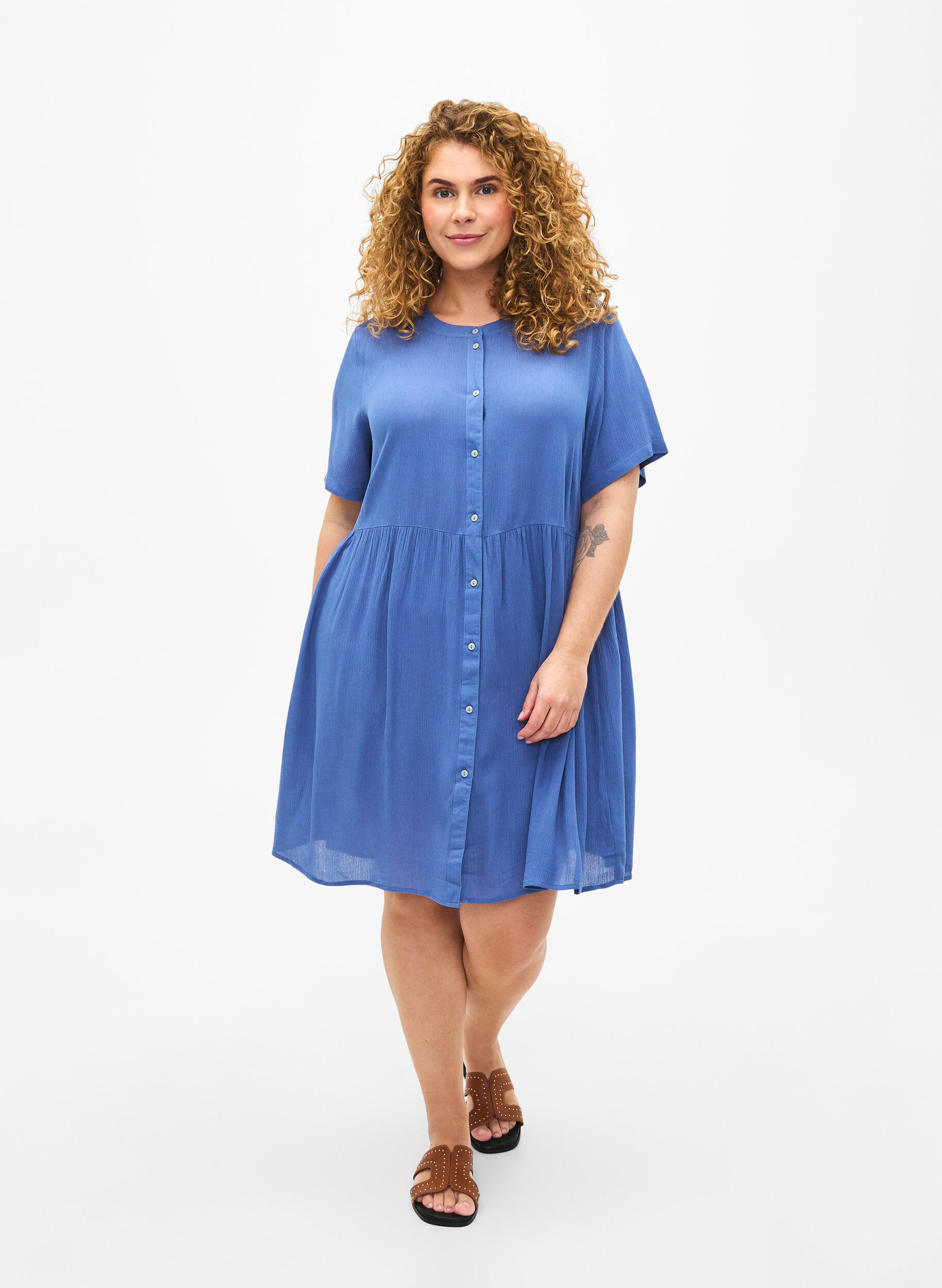 Zizzifashion A-line viscose dress with short sleeves, Moonlight Blue, Model image number 2