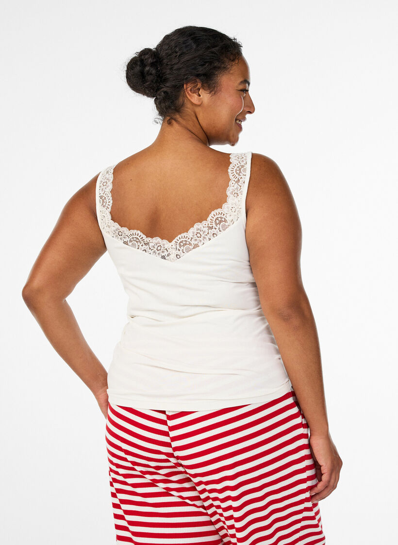 Viscose top with lace edge, Vanilla, Model image number 2
