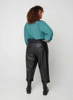 3/4-length trousers in synthetic leather, Black, Model image number 0