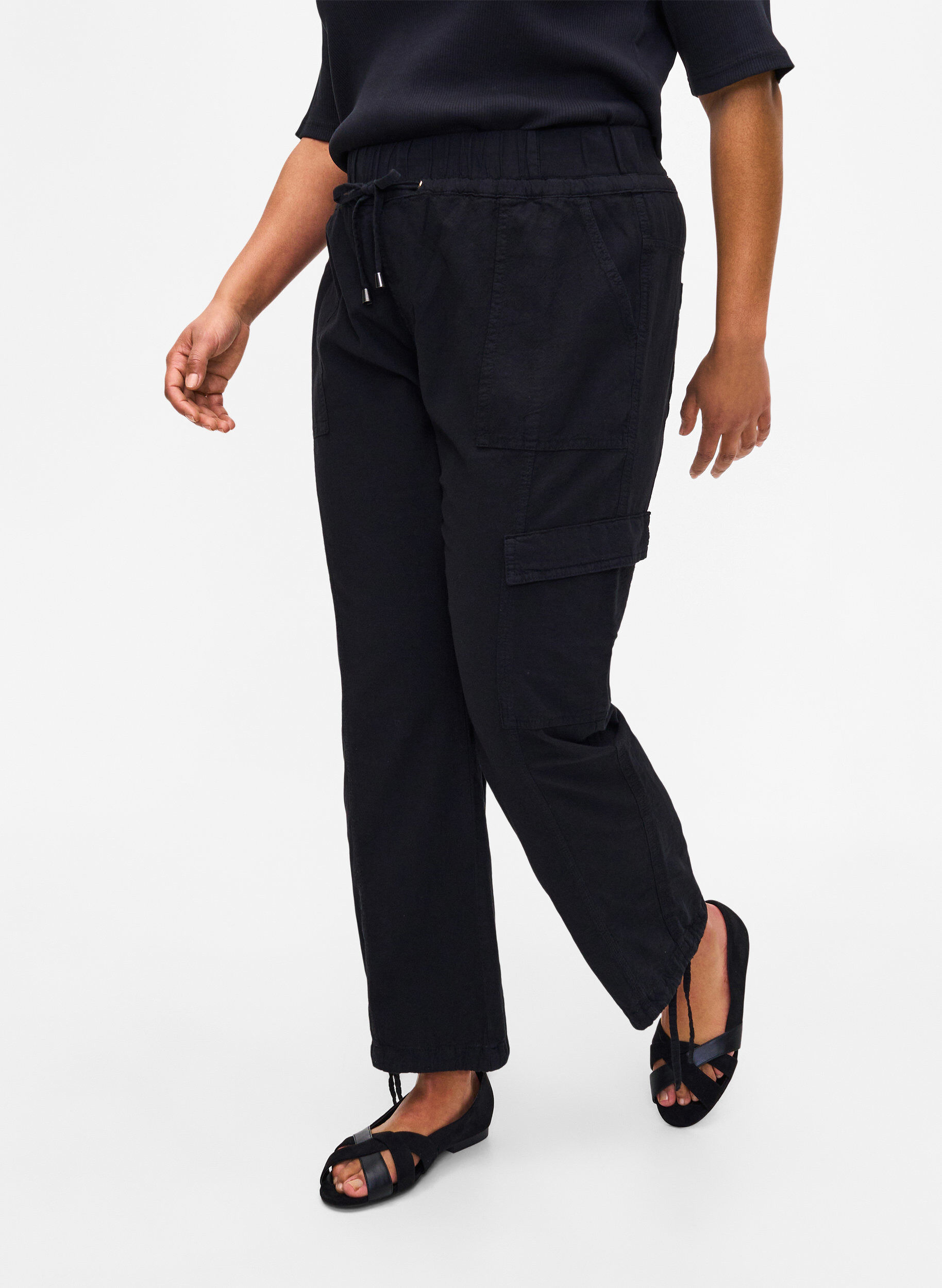 Zizzifashion Loose cargo trousers in cotton, Black, Model image number 2