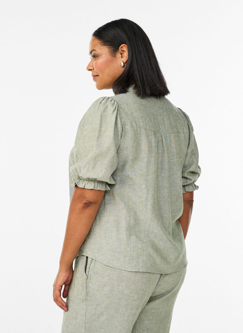 Blouse in linen and viscose with 1/2 sleeves, Green, Model image number 2