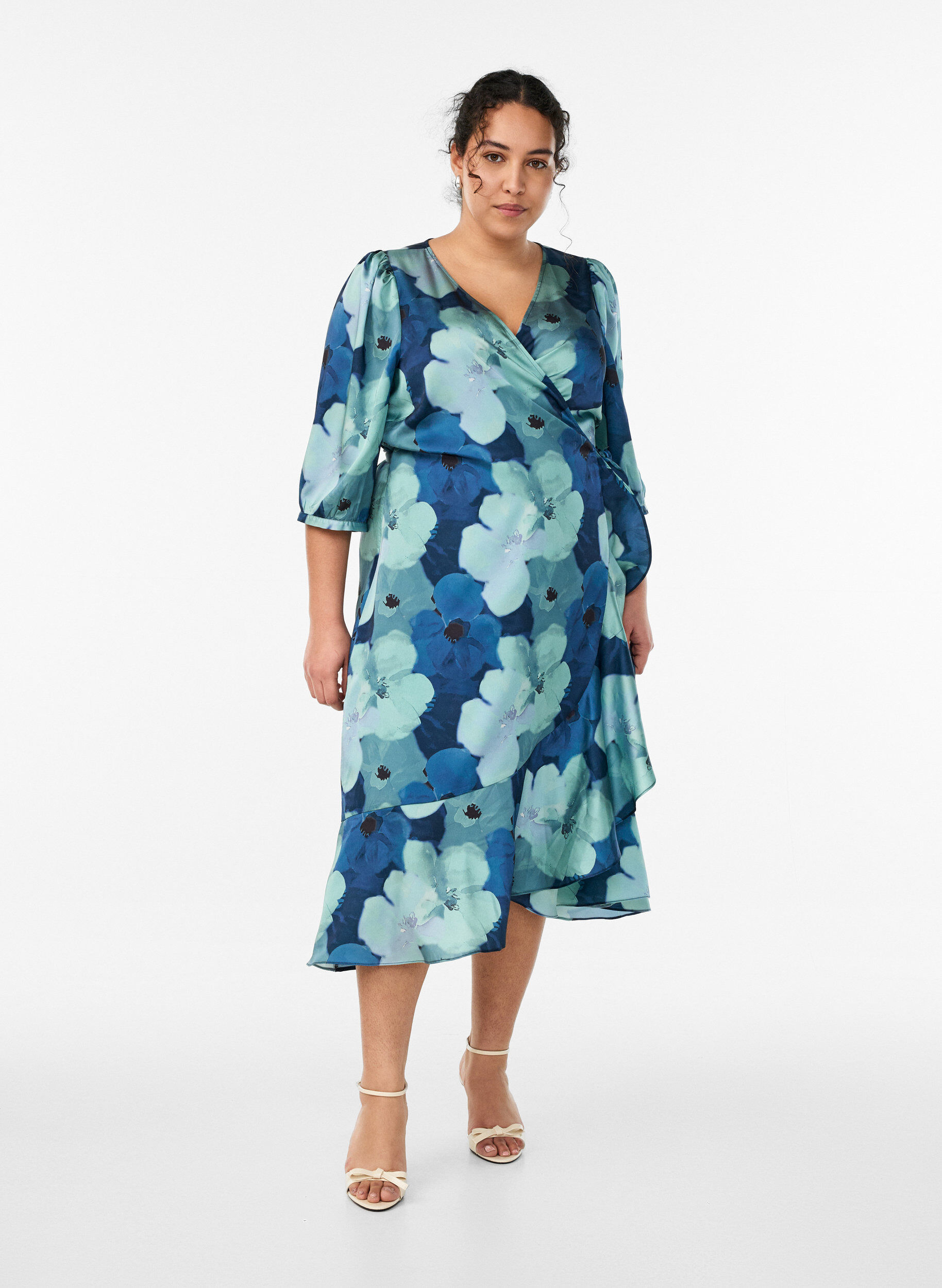 Zizzifashion Floral wrap dress with 3/4 sleeves, Mixed colours, Model image number 1