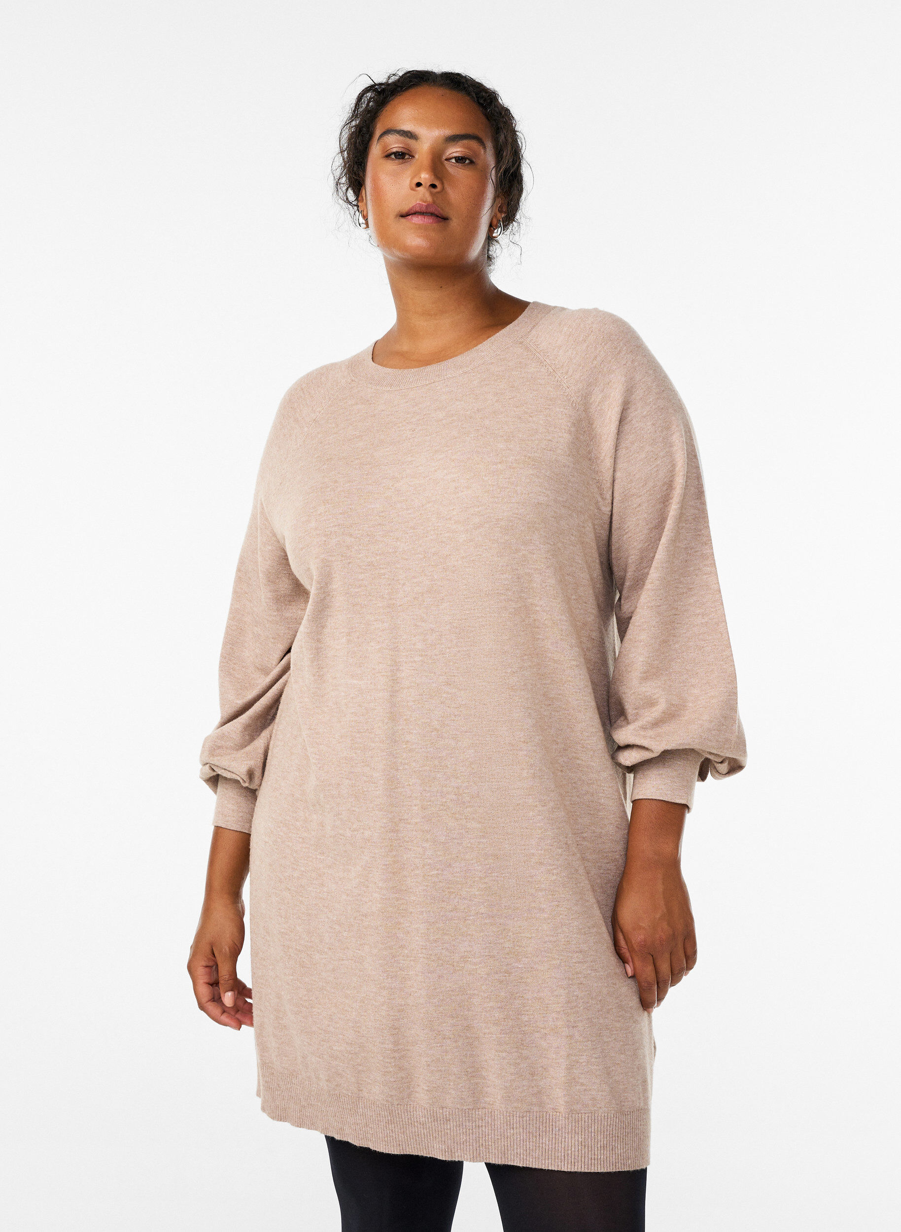 Short knitted dress with raglan sleeves, Beige, Model