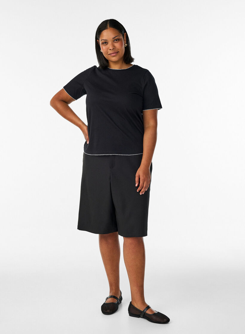 Cotton T-shirt with wavy contrasting edges, Black, Model image number 1
