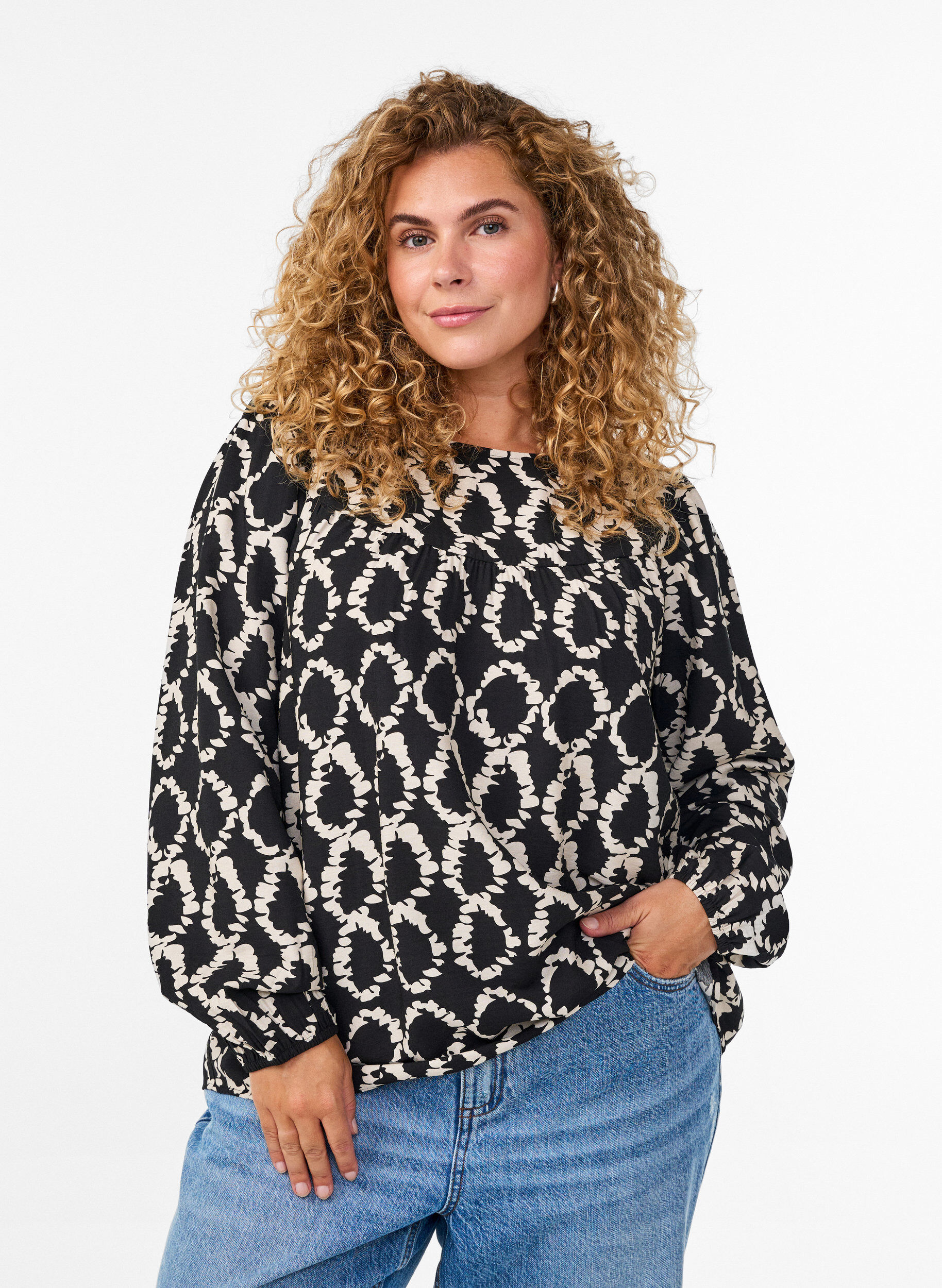 Long-sleeved blouse with print and bows, Black, Model
