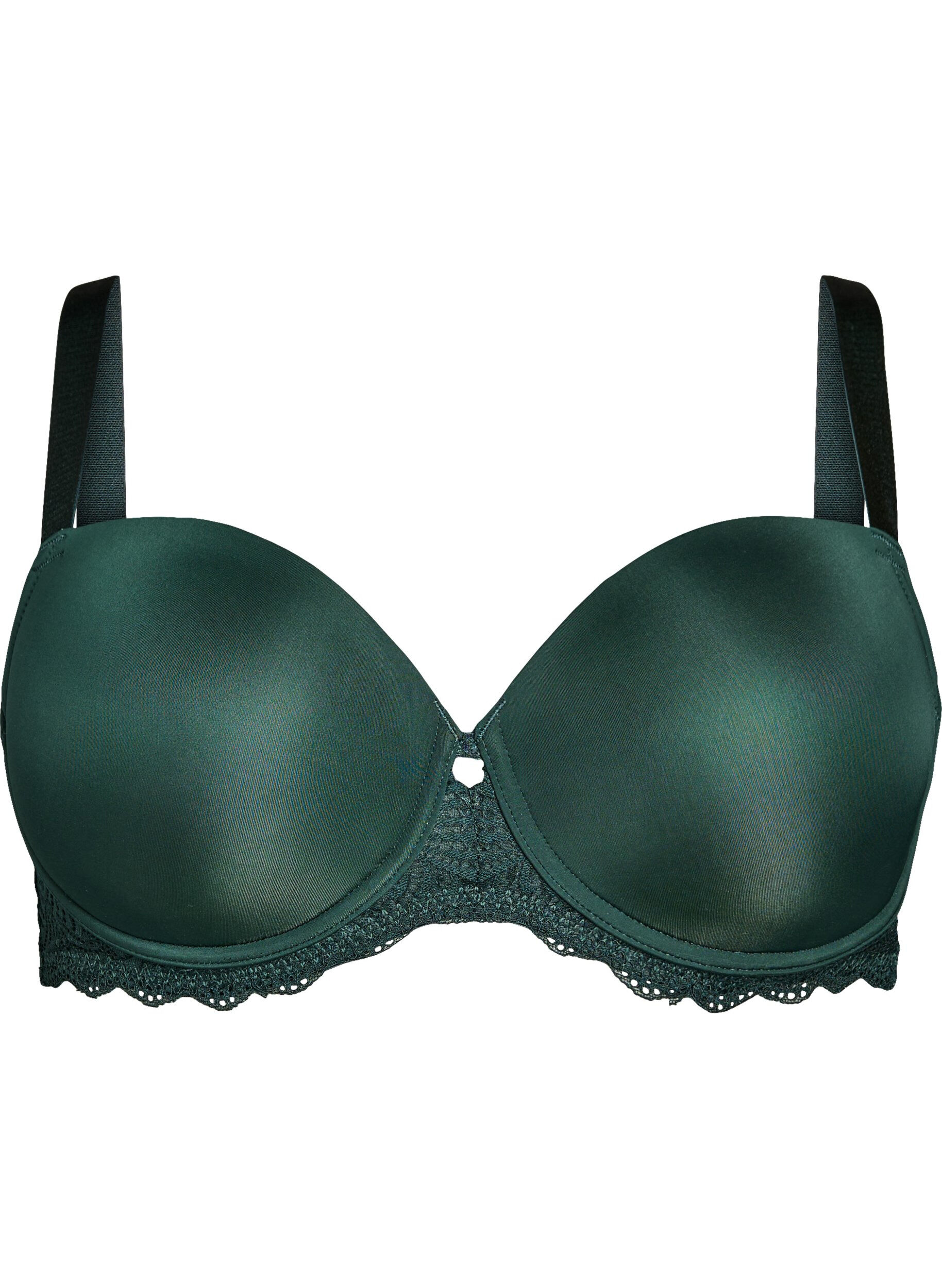 Bra with moulded cups and lace
