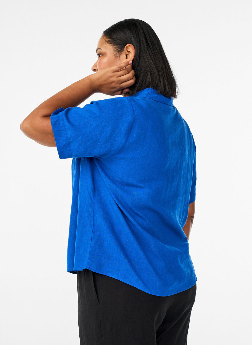 Short-sleeved shirt in linen and viscose, Blue, Model image number 2