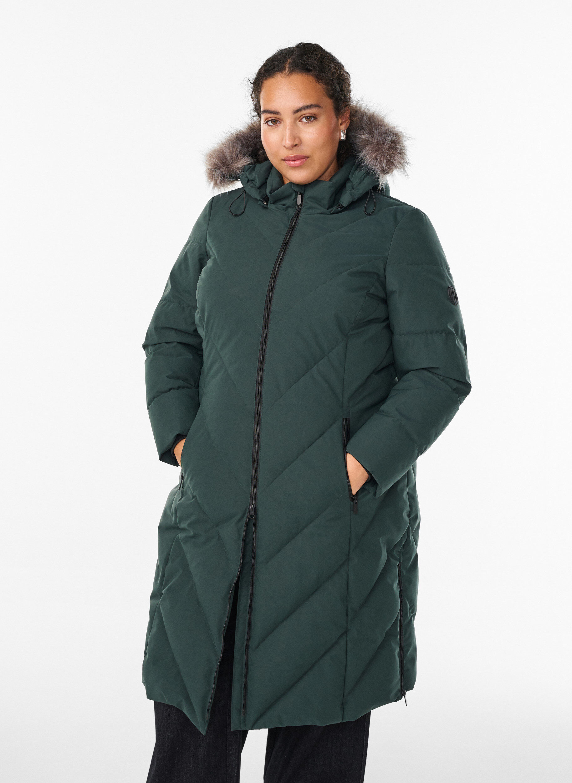 Long winter coat with hook fastenings and a faux fur collar, Green, Model
