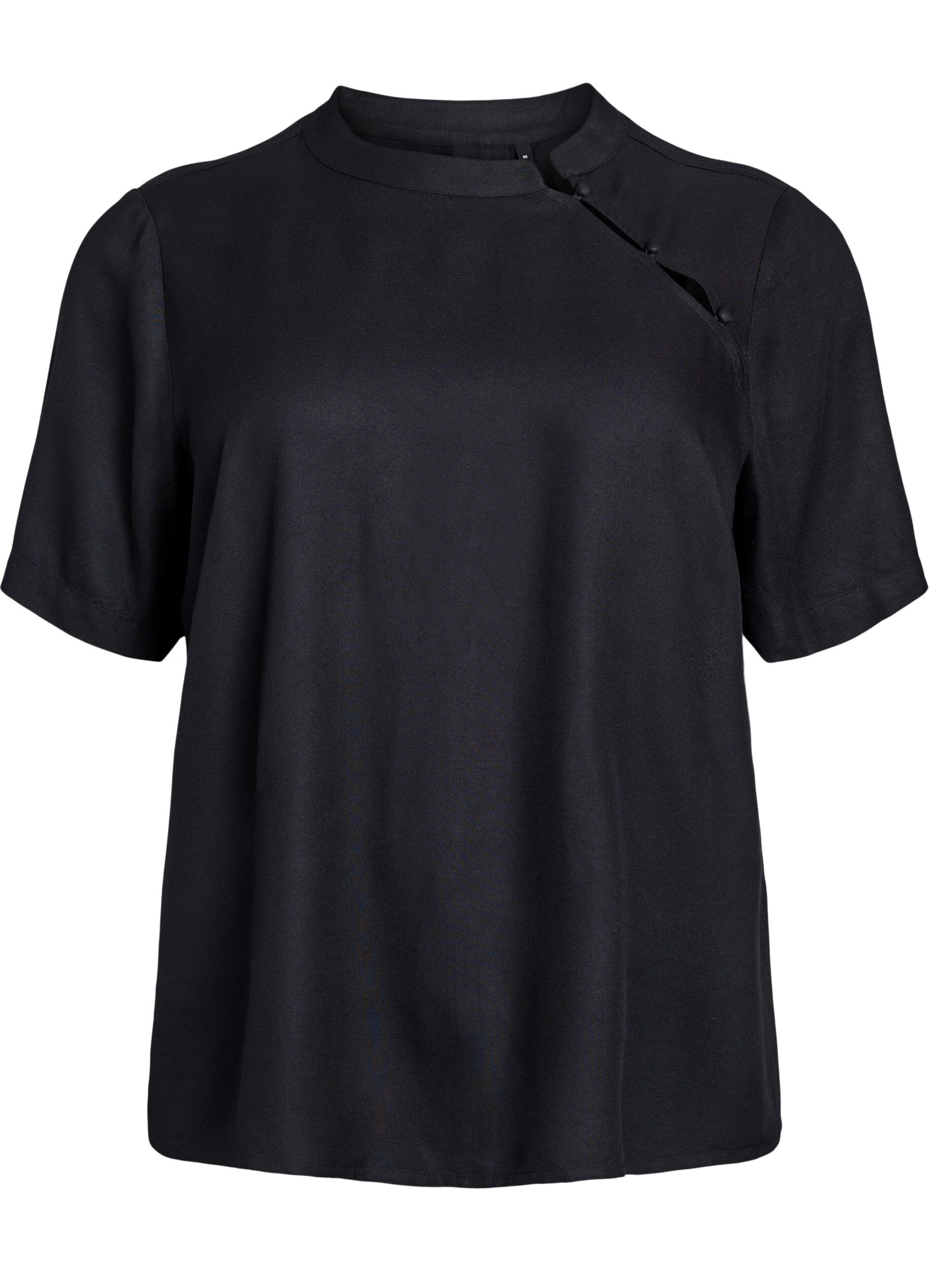 Short-sleeved blouse with diagonal button fastening