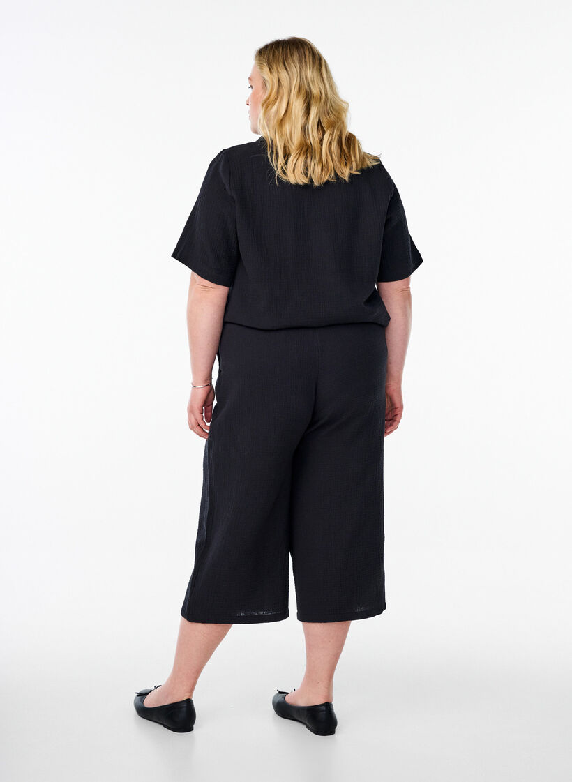 Culotte trousers with a high waist, Black, Model image number 1