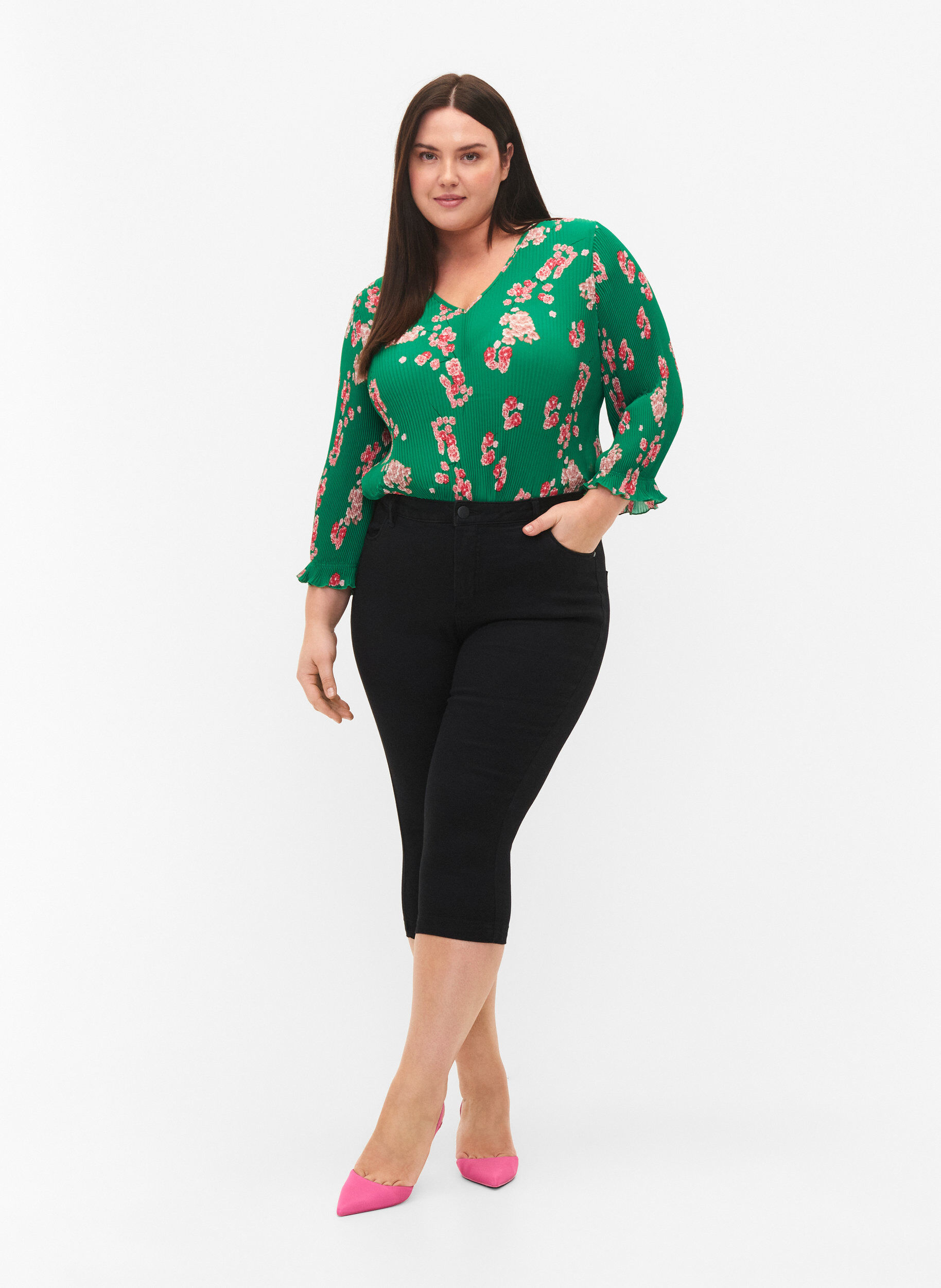 Zizzifashion Pleated top with 3/4 sleeves, Jolly Green Flower, Model image number 2