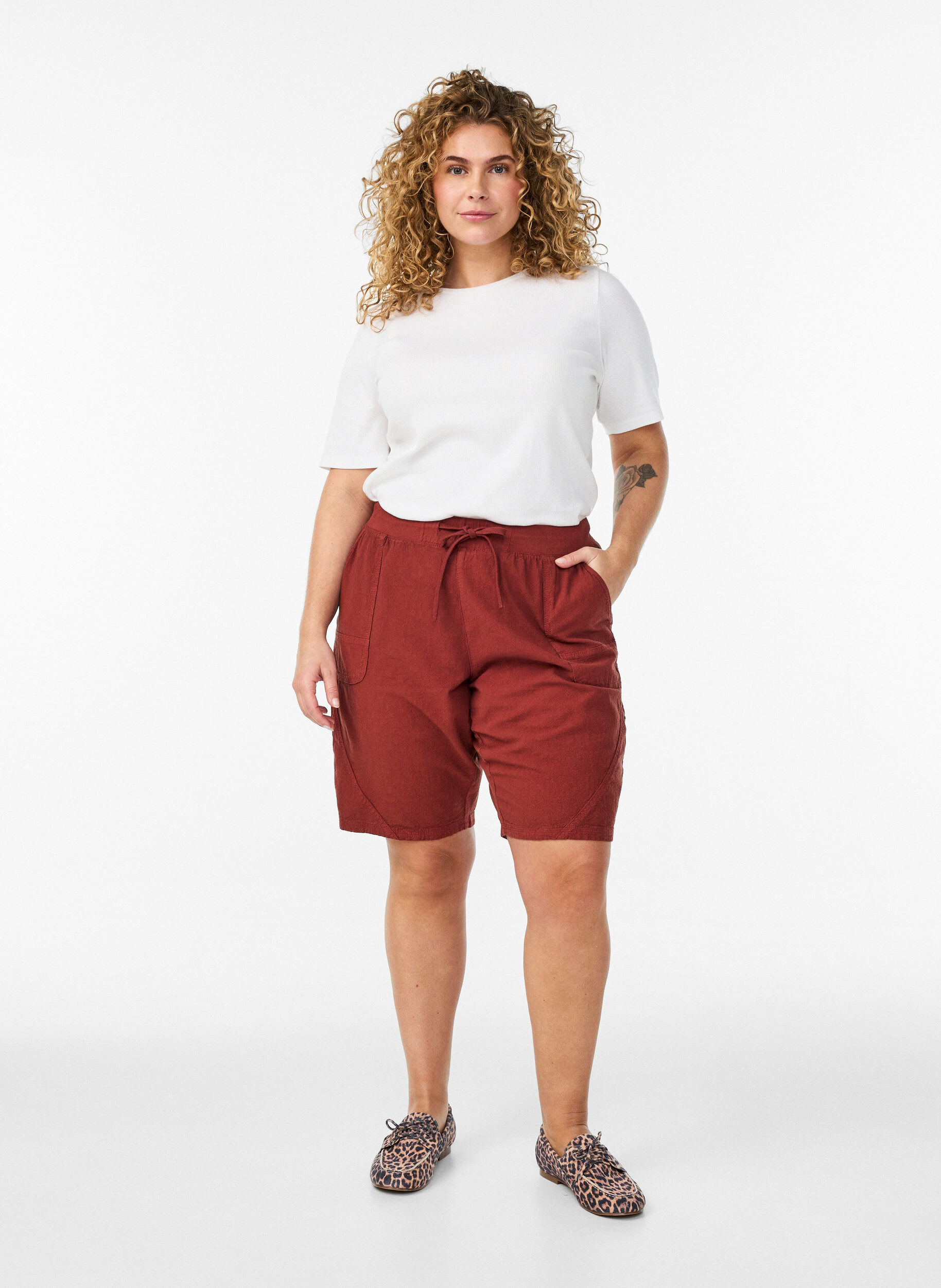 Zizzifashion Loose cotton shorts with pockets, Red, Model image number 1