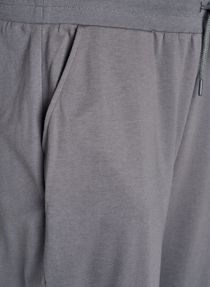 Loose tracksuit trousers with pockets, Grey, Packshot image number 2