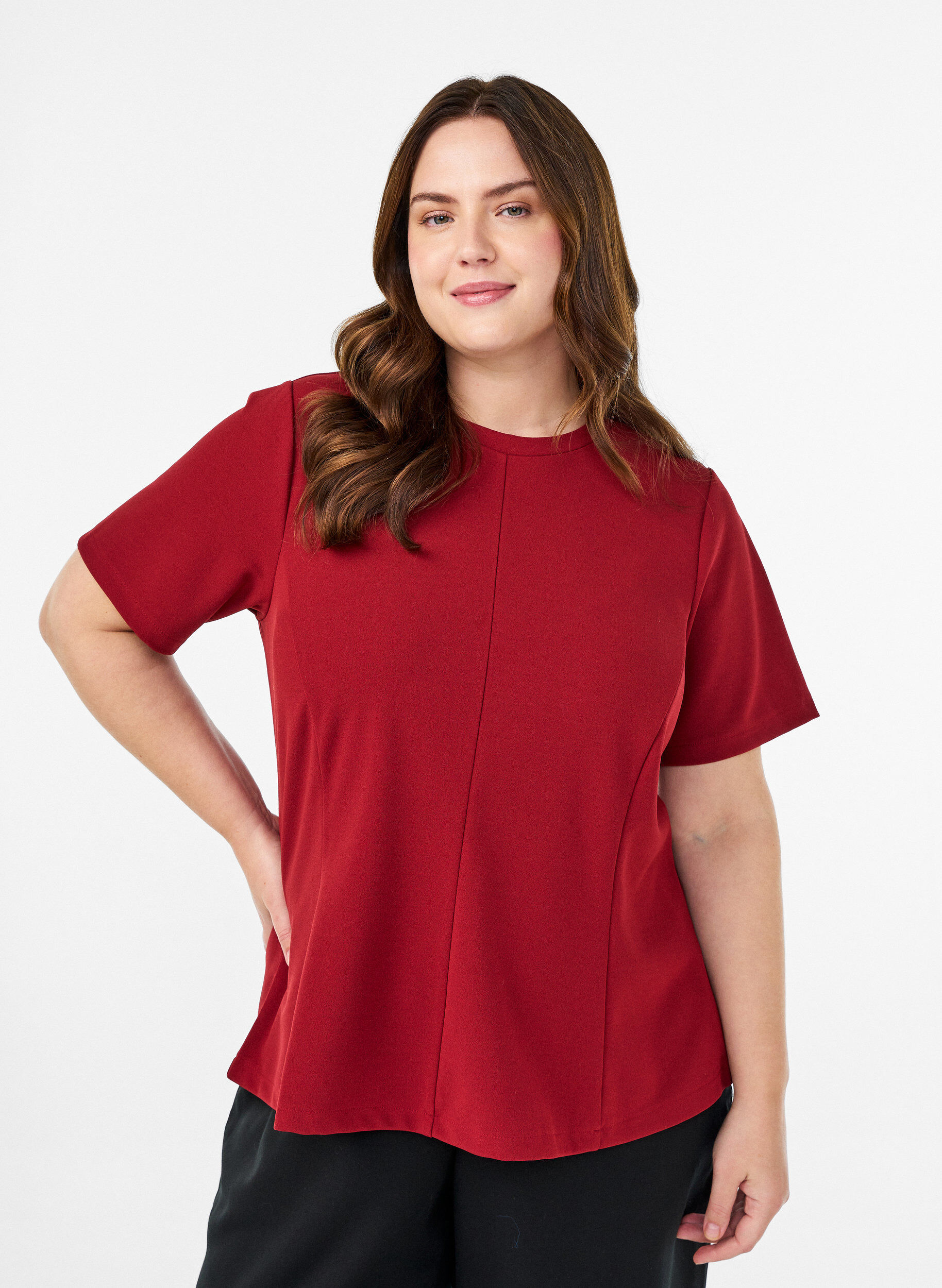 Short-sleeved blouse with shaping darts, Red, Model