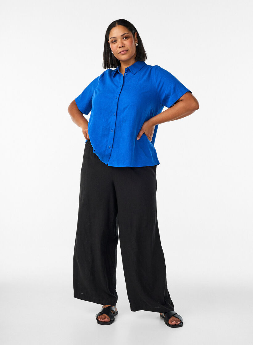 Short-sleeved shirt in linen and viscose, Blue, Model image number 1