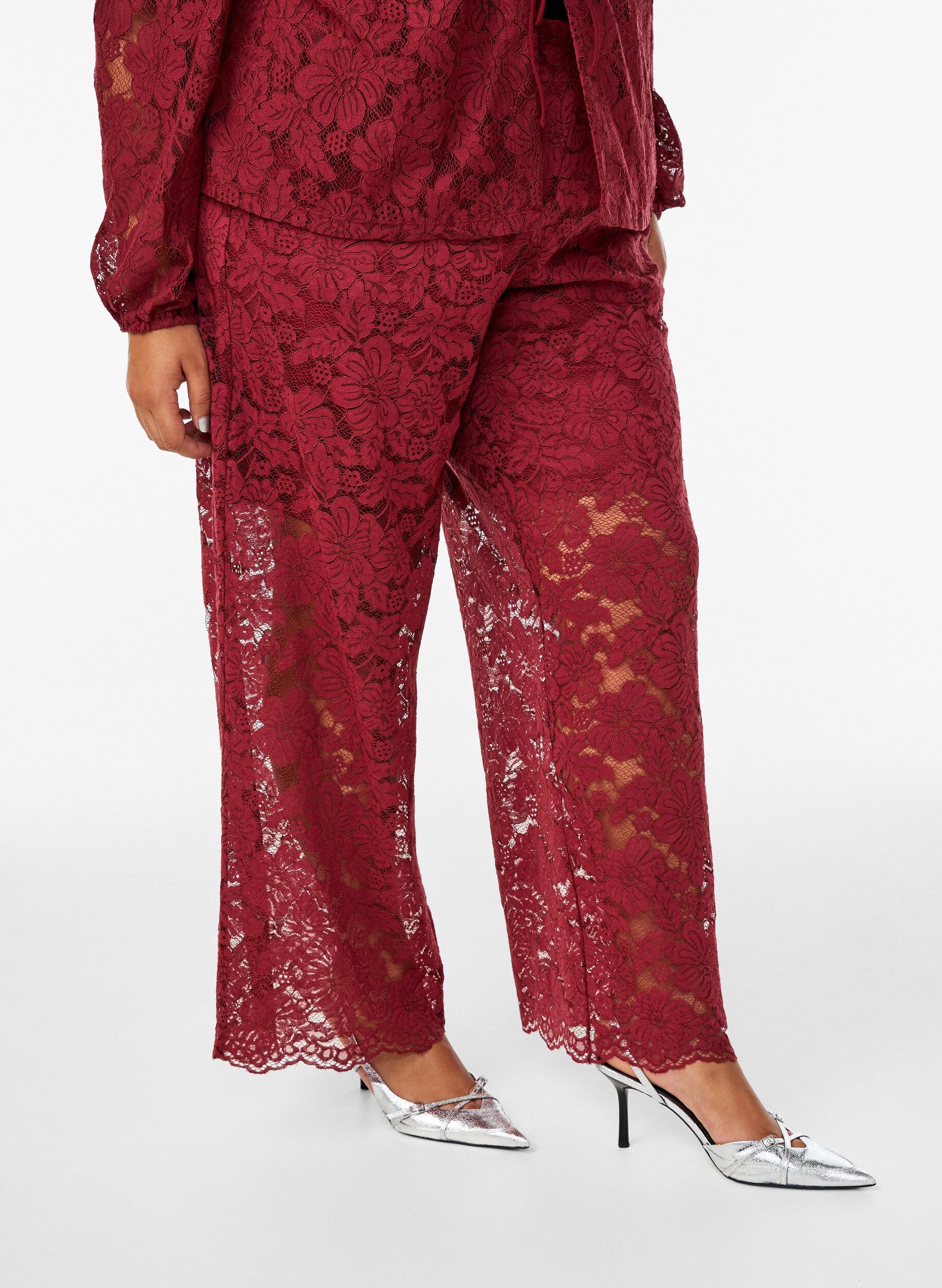 Zizzifashion Lace trousers with a high waist and pockets, Dark Bordeaux, Model image number 2