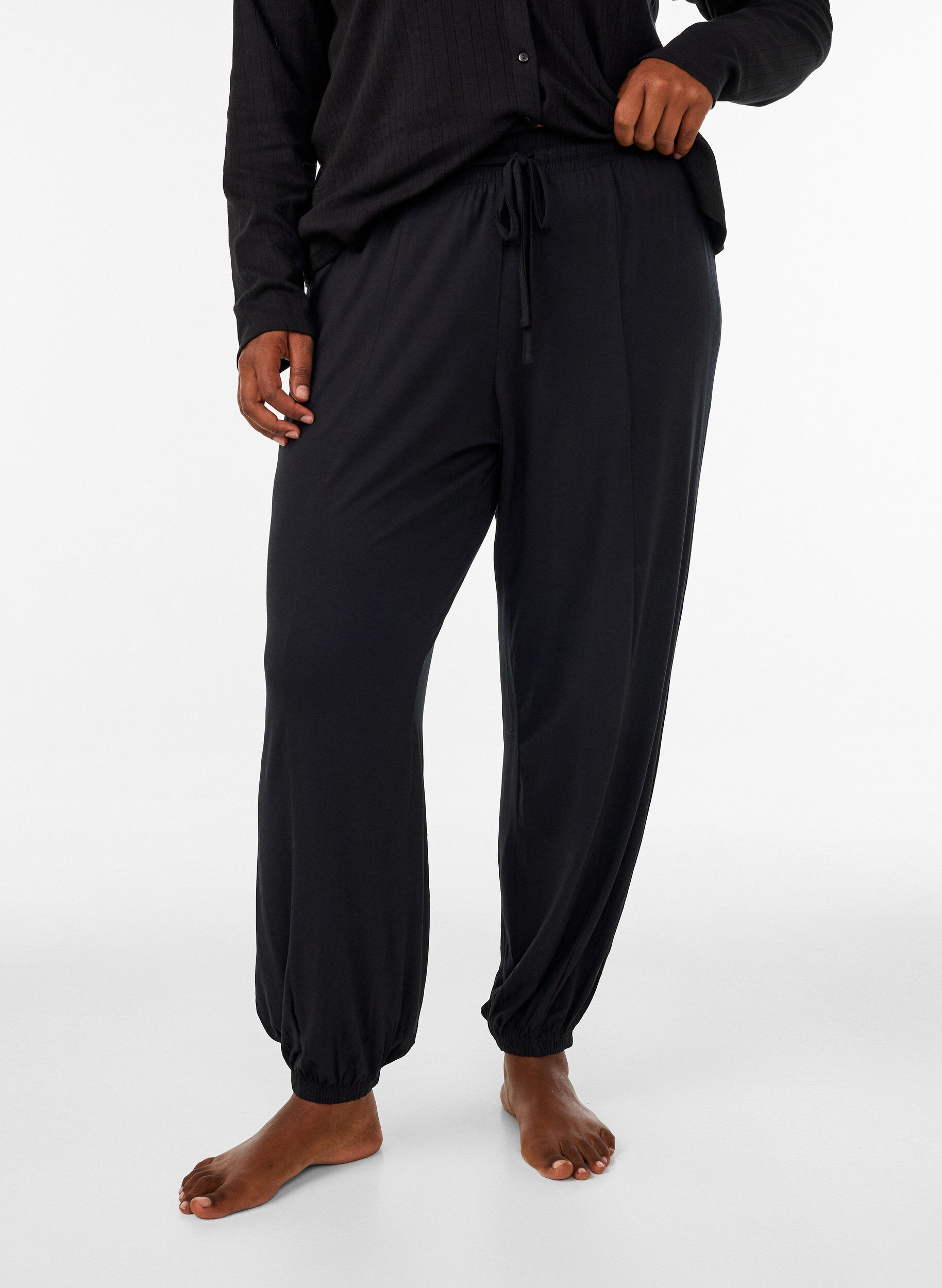 High-waisted jersey balloon trousers, Black, Model