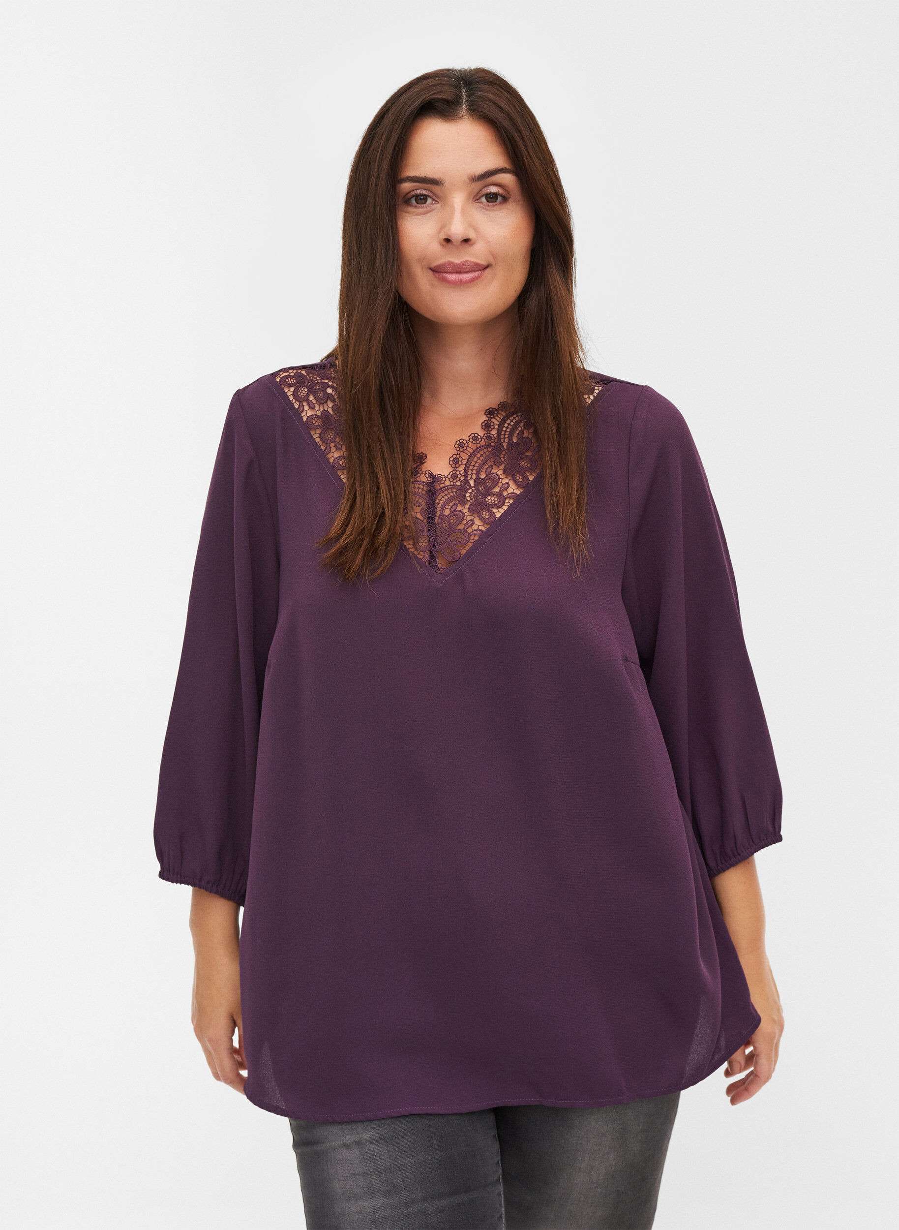 Zizzifashion Solid-coloured 3/4 sleeve blouse with lace, Plum Perfect, Model image number 0