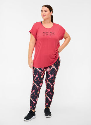 Exercise T-shirt in a viscose blend with print, Garnet Rose, Model image number 2