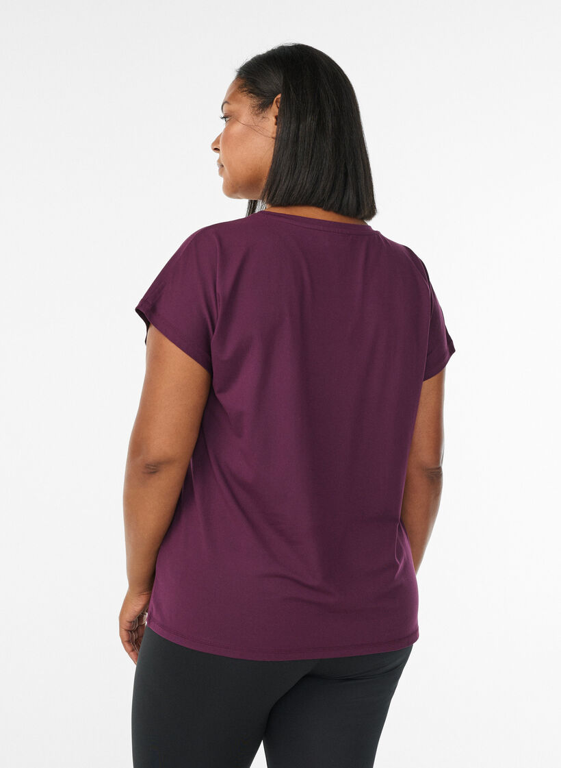 Solid-coloured training T-shirt, Purple, Model image number 2