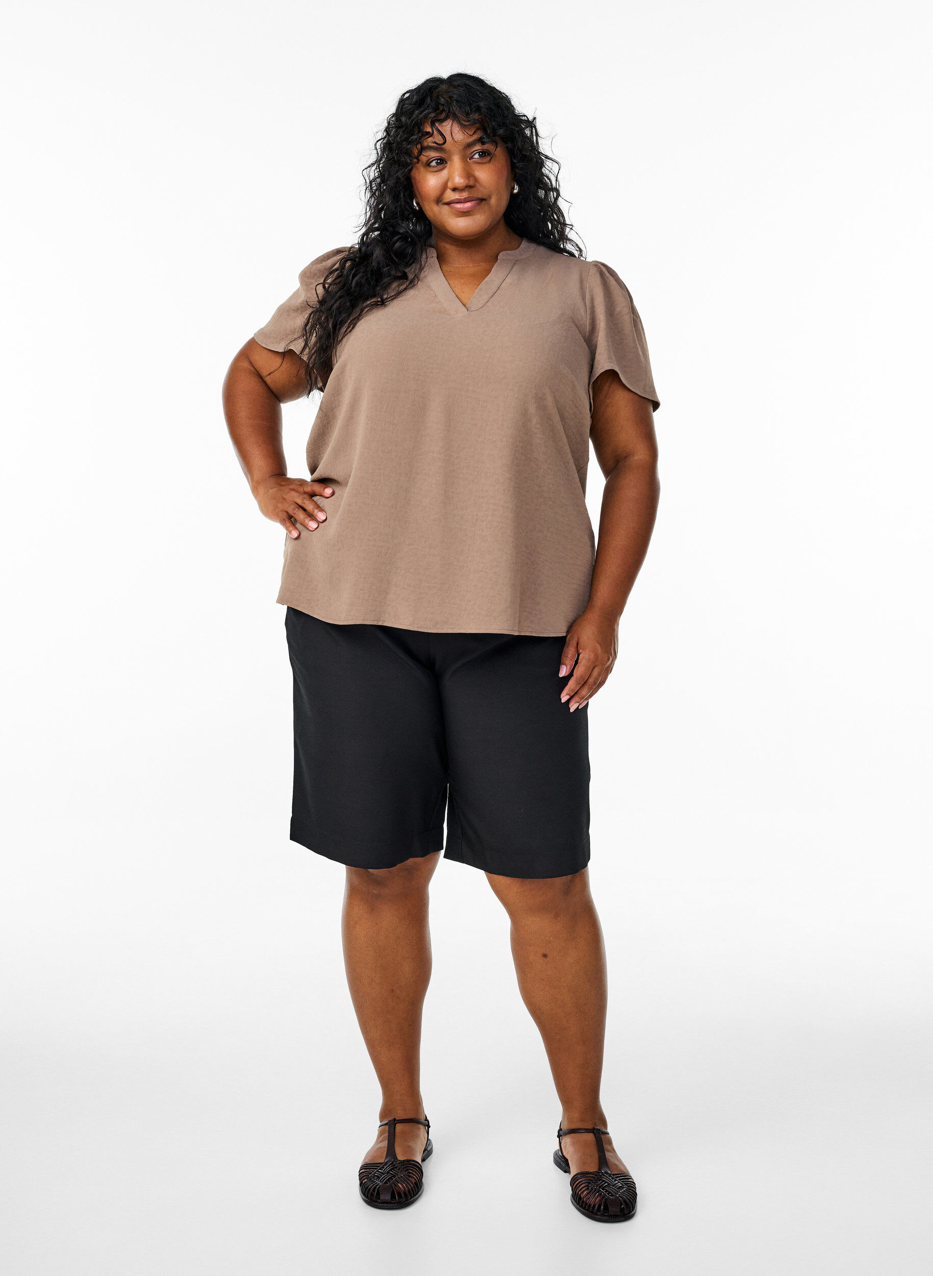 Zizzifashion Blouse with short ruffle sleeves and V-neck, Brown, Model image number 1