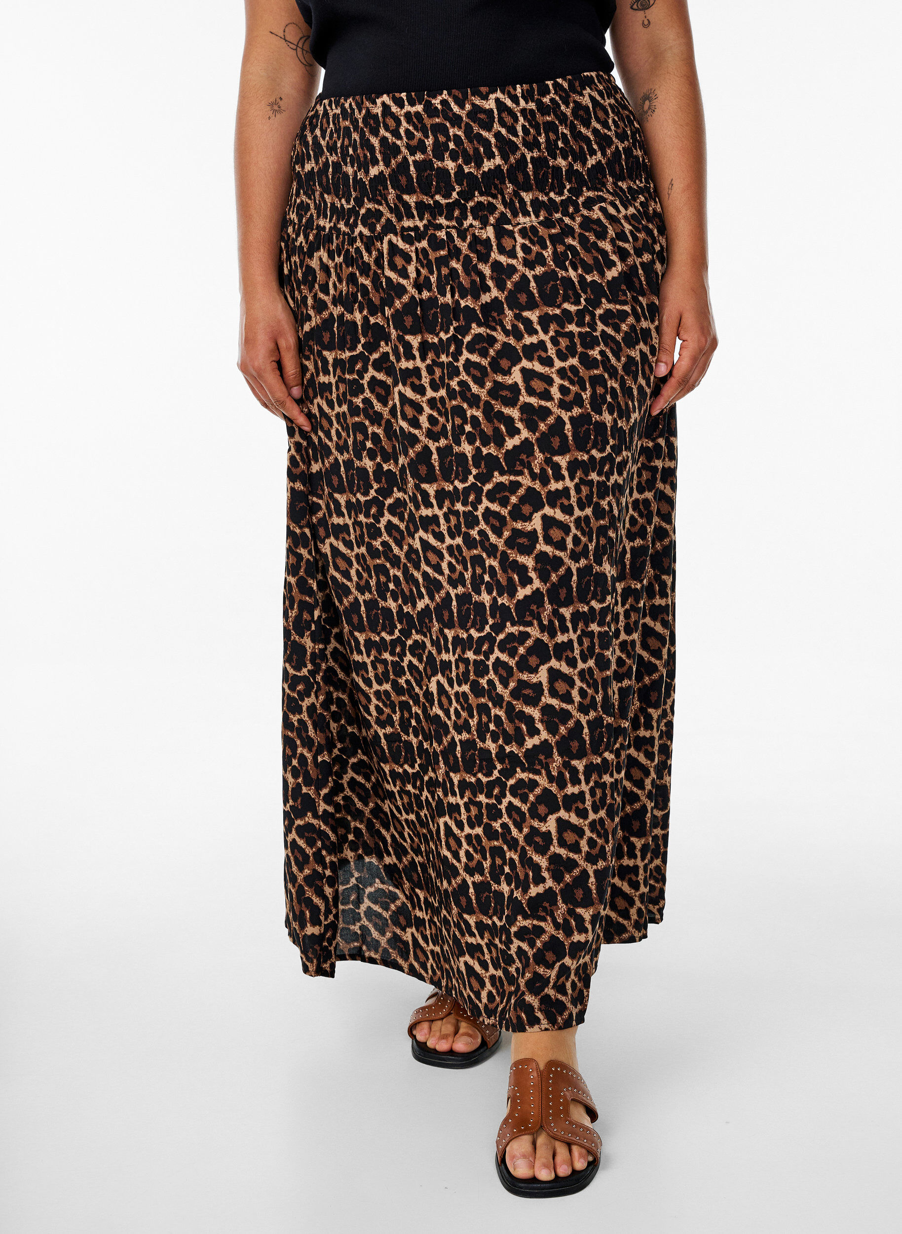 Zizzifashion Viscose maxi skirt with smocking, Brown, Model image number 2