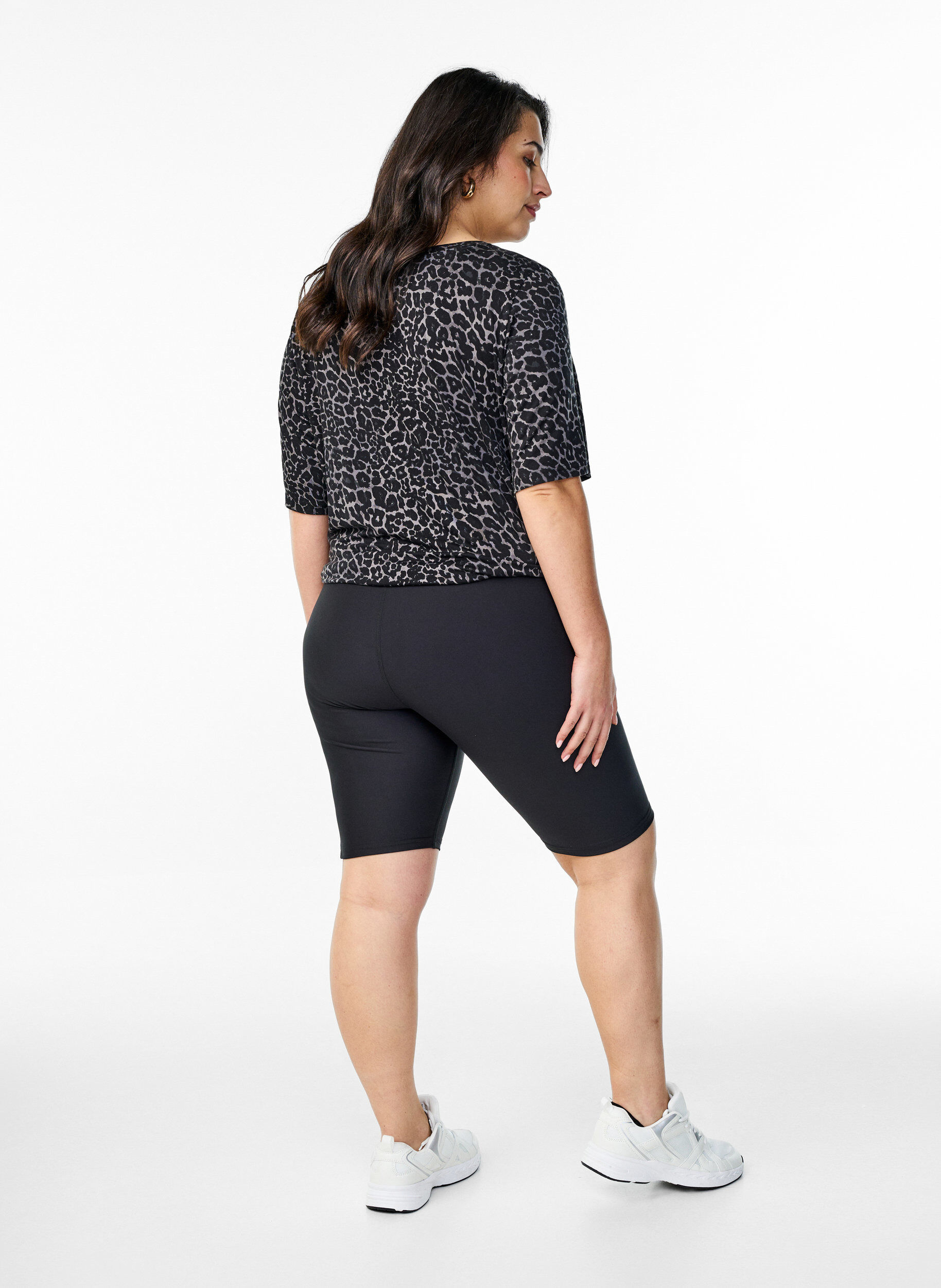 Zizzifashion Fitted shorts with side pockets, Black, Model image number 2