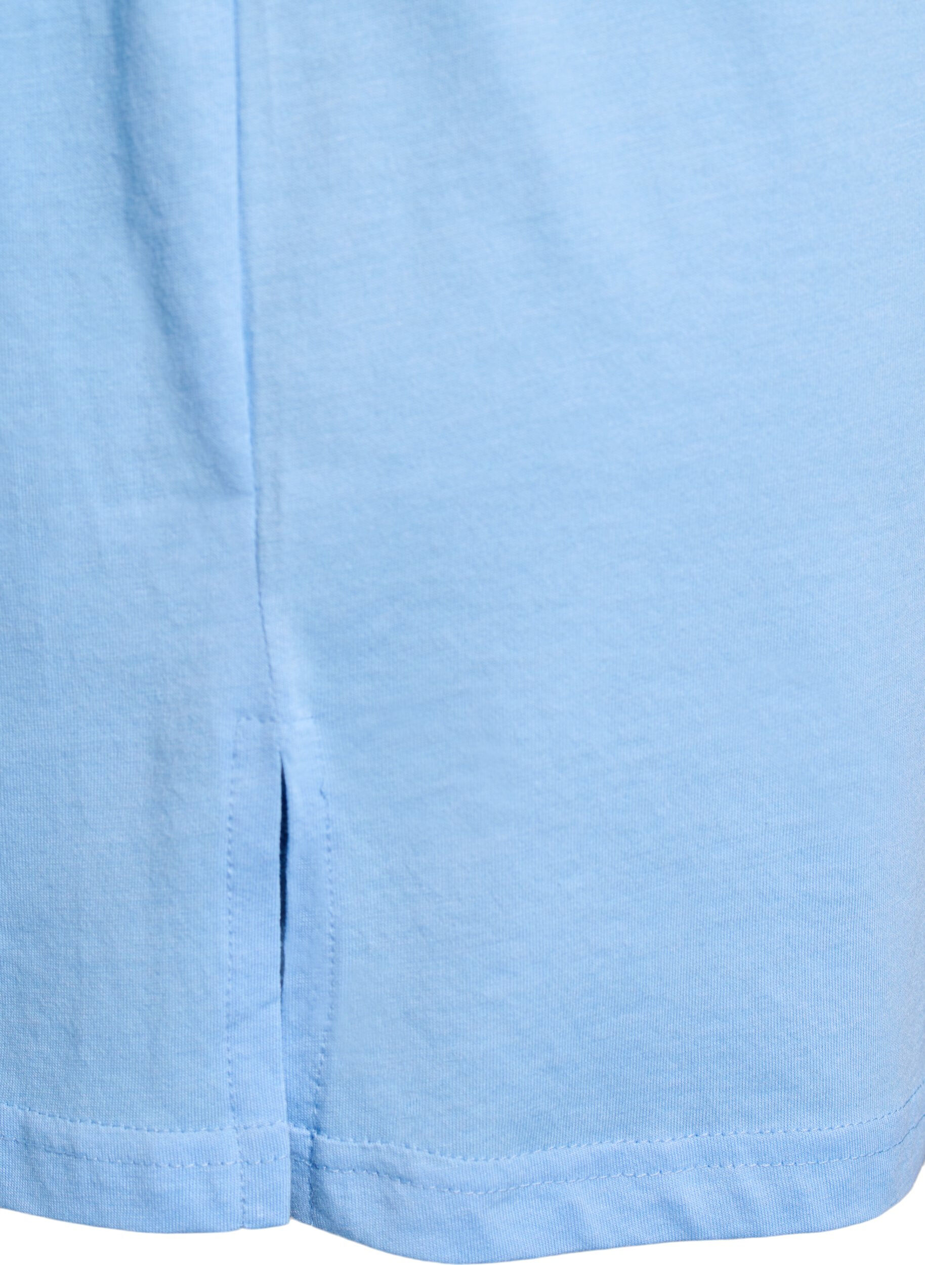 Zizzifashion Single colour oversized t-shirt with v-neck, Light Blue, Packshot image number 3