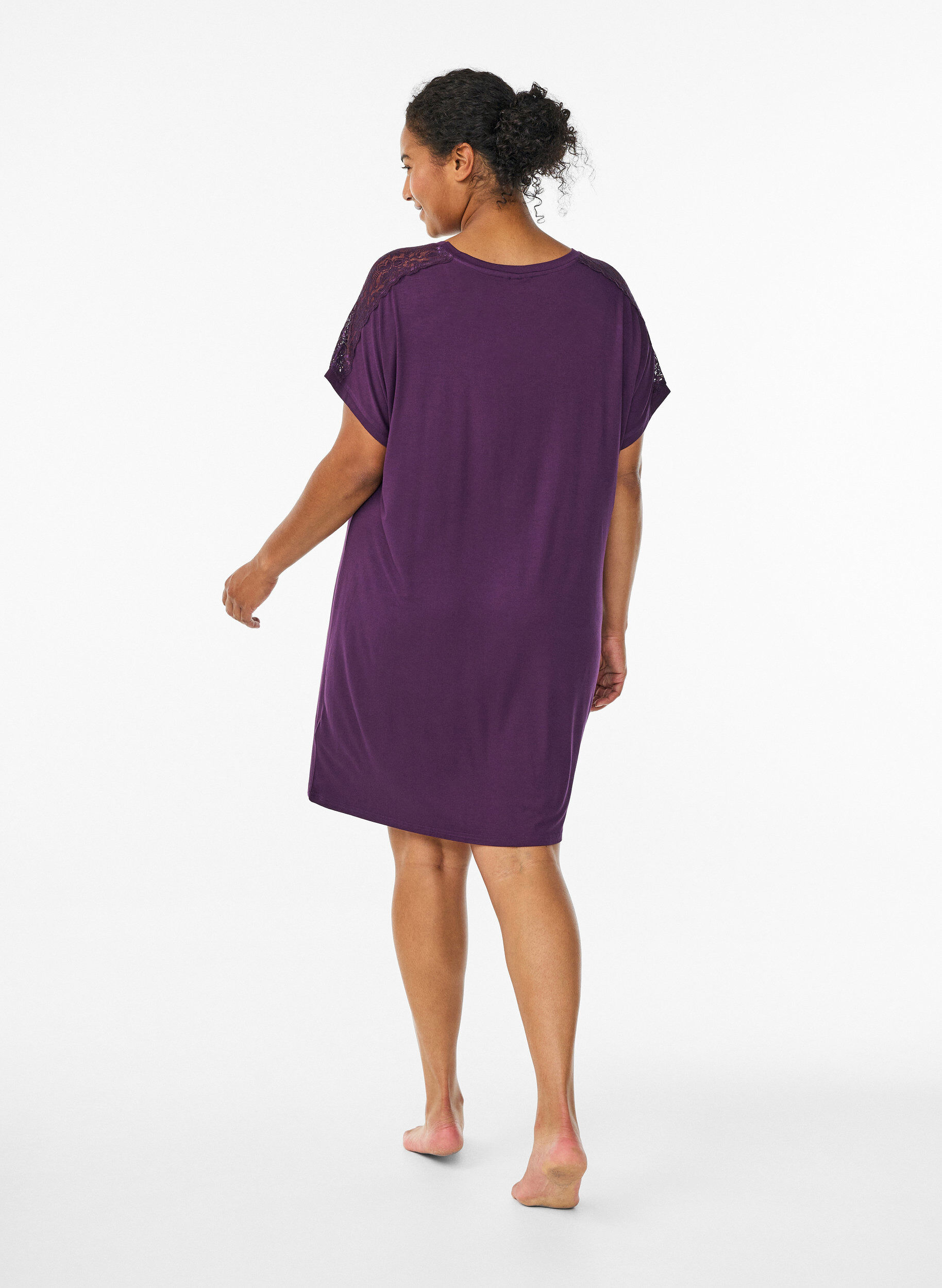 Zizzifashion Viscose nightgown with lace details, Purple, Model image number 2