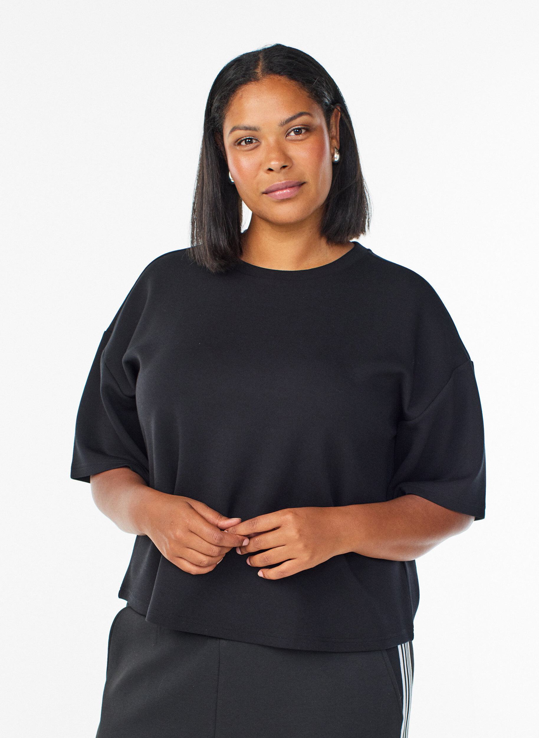 Short loose-fit t-shirt in a modal blend, Black, Model