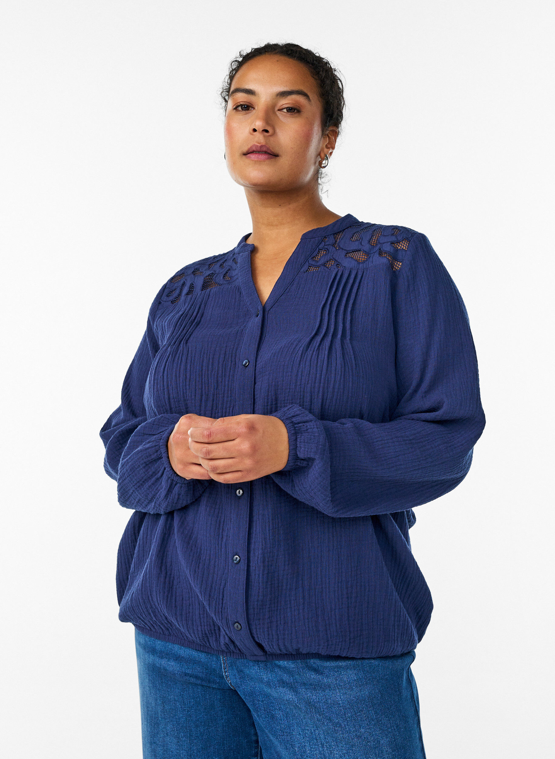 Cotton muslin blouse with embroidered details, Blue, Model