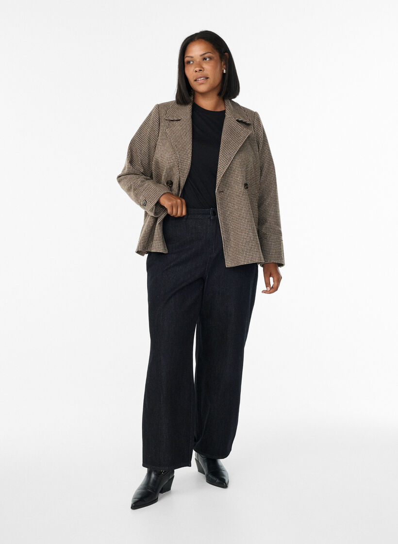 Short double-breasted blazer, Brown, Model