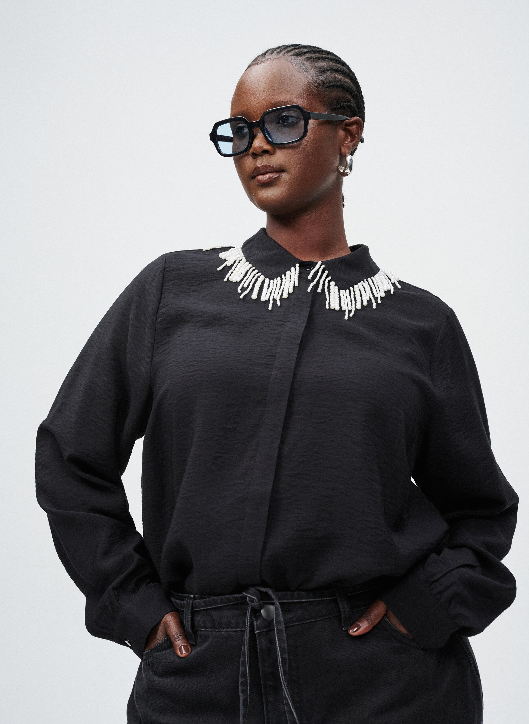Zizzifashion Viscose shirt with pearl fringes on the collar, Black, Image image number 0