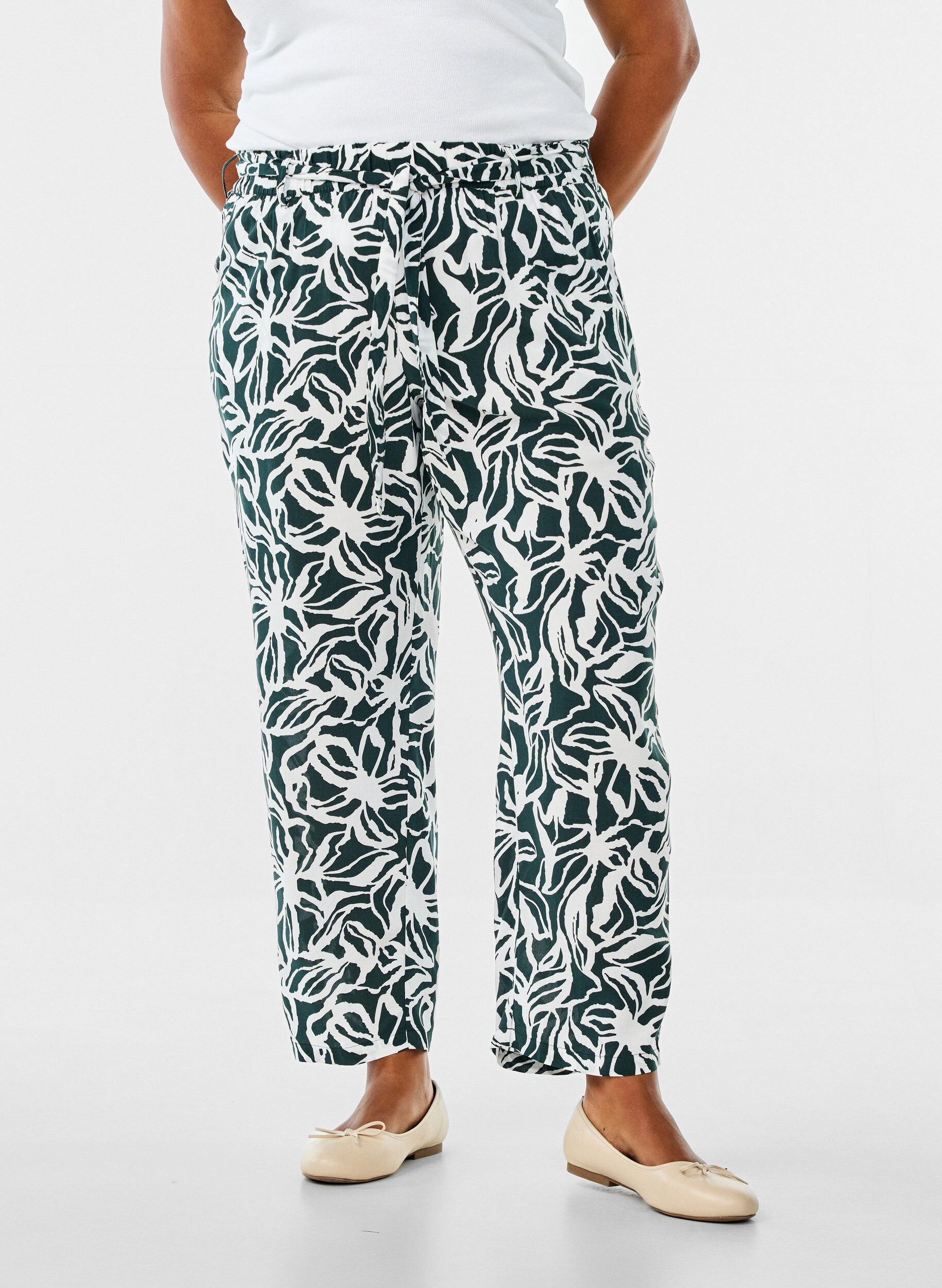 Zizzifashion High-waisted viscose trousers, Green, Model image number 2