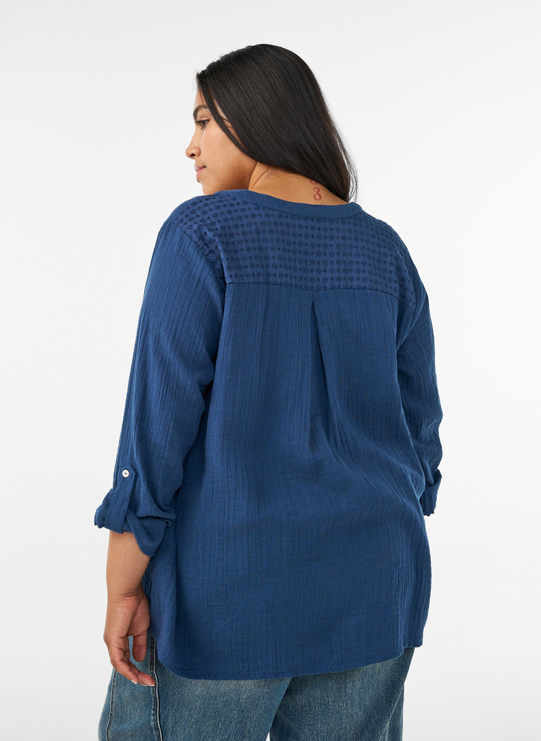 ZizzifashionBlouse in cotton muslin with broderie anglaise, Blue, Model image number 2