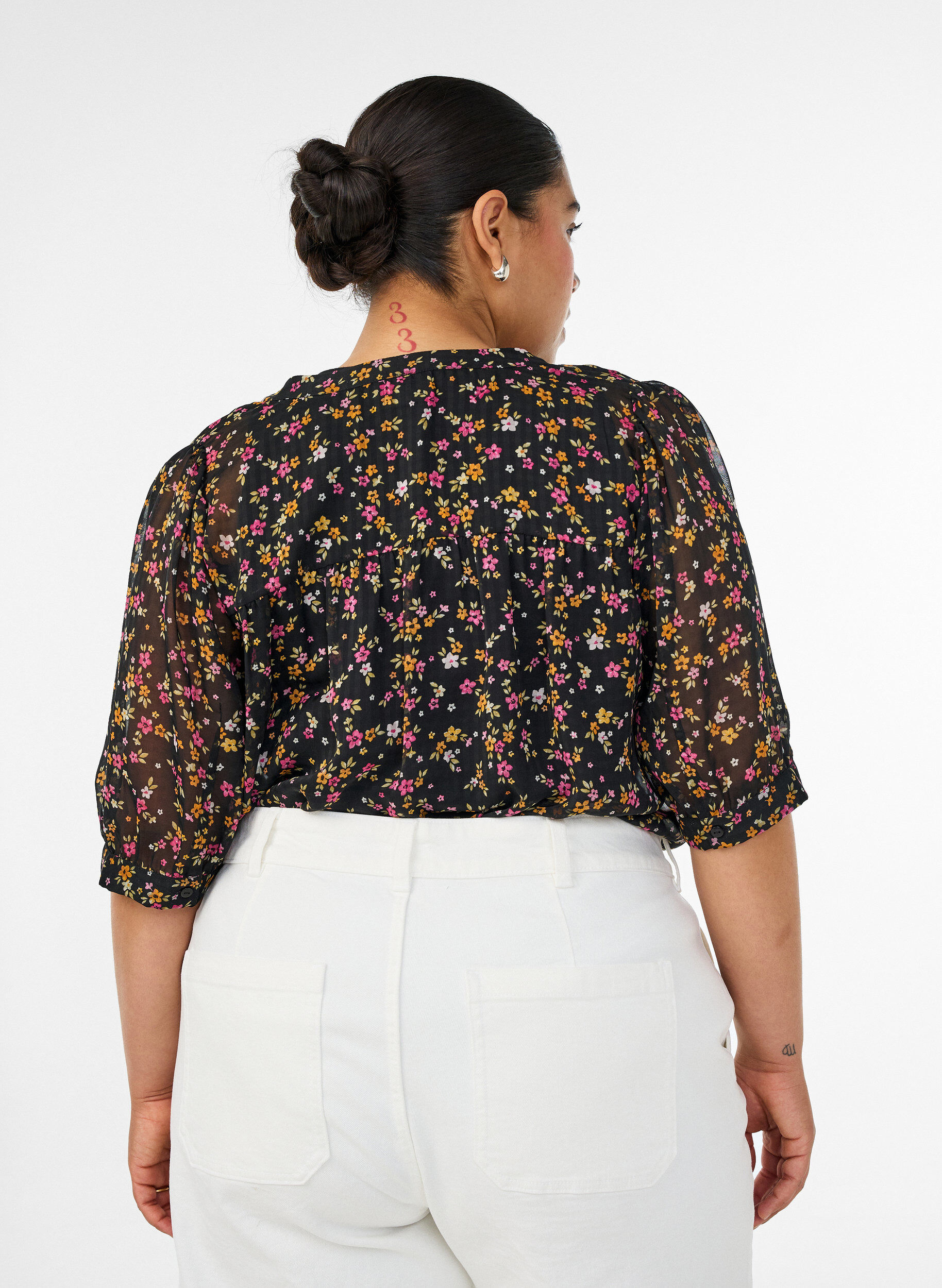 Zizzifashion Blouse with floral print and V-neck, Black, Model image number 2