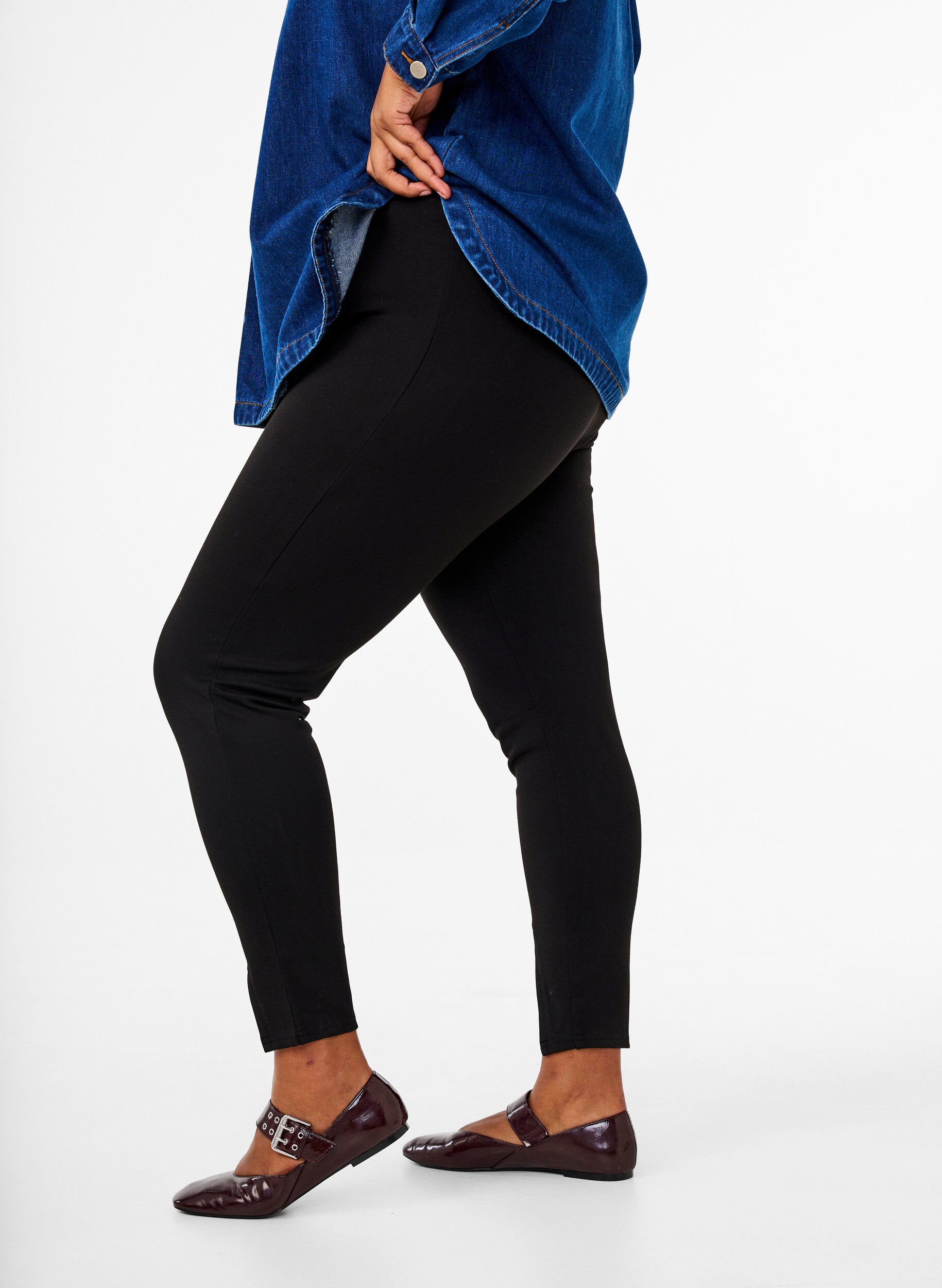 Zizzifashion Viscose leggings with button details, Black, Model image number 2