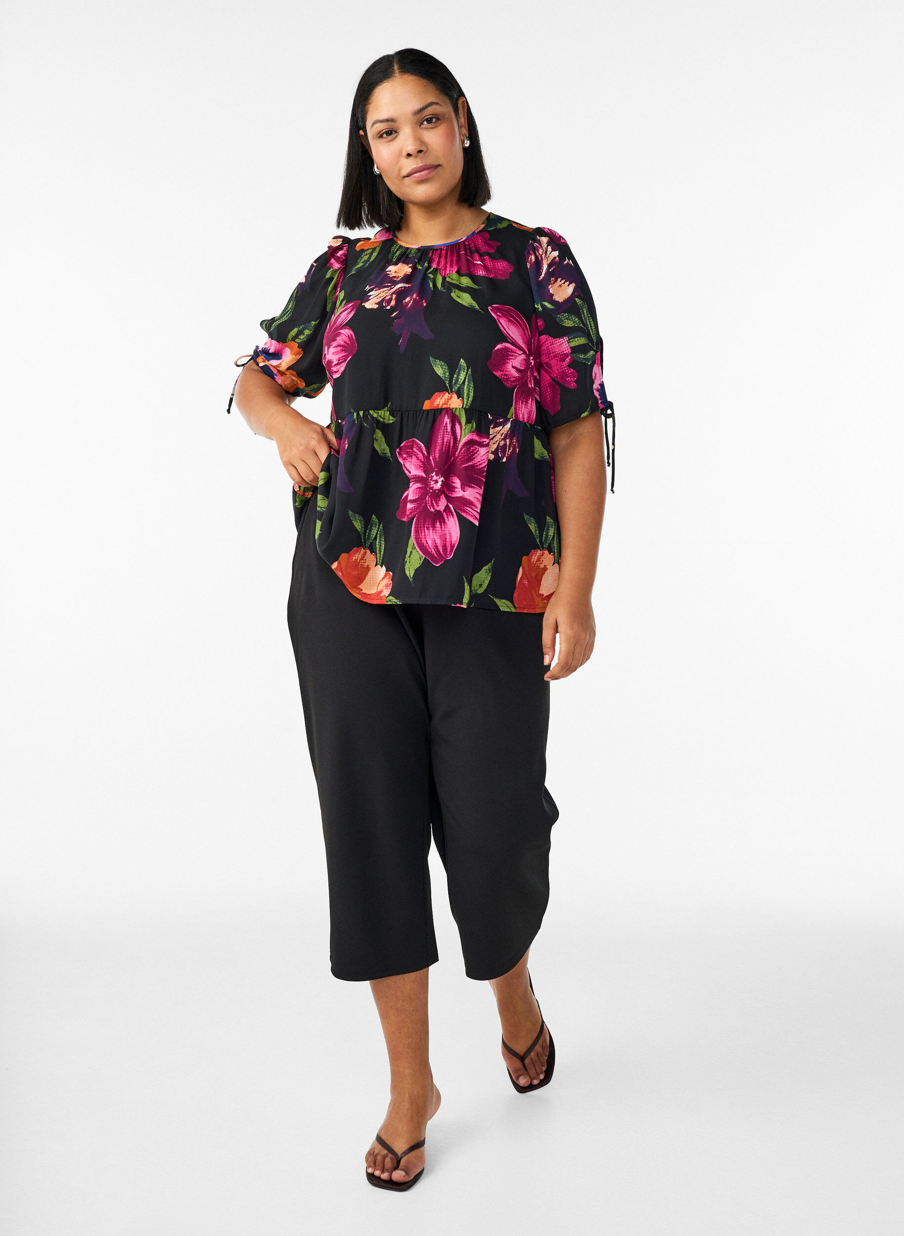 Zizzifashion Blouse with floral print and peplum, Black, Model image number 1