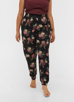 Printed pajama trousers in organic cotton, Black AOP Flower, Model image number 2