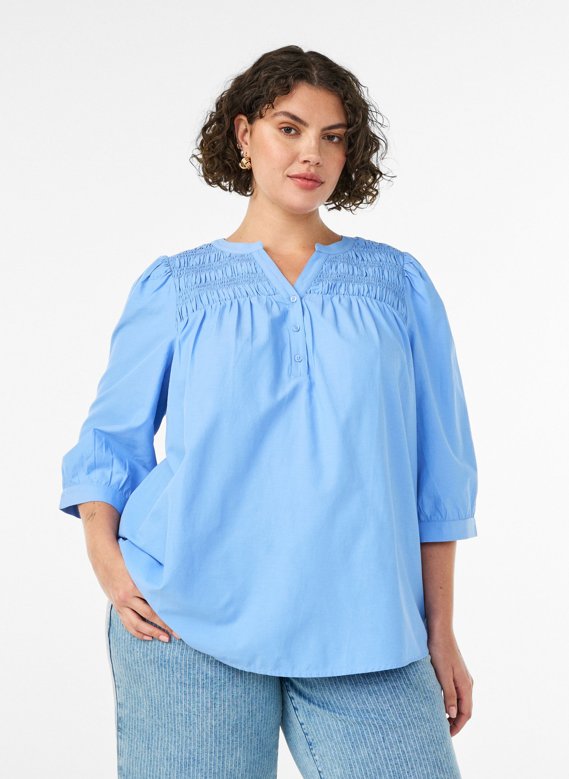 Blouse with smock and 3/4 sleeves, Blue, Model