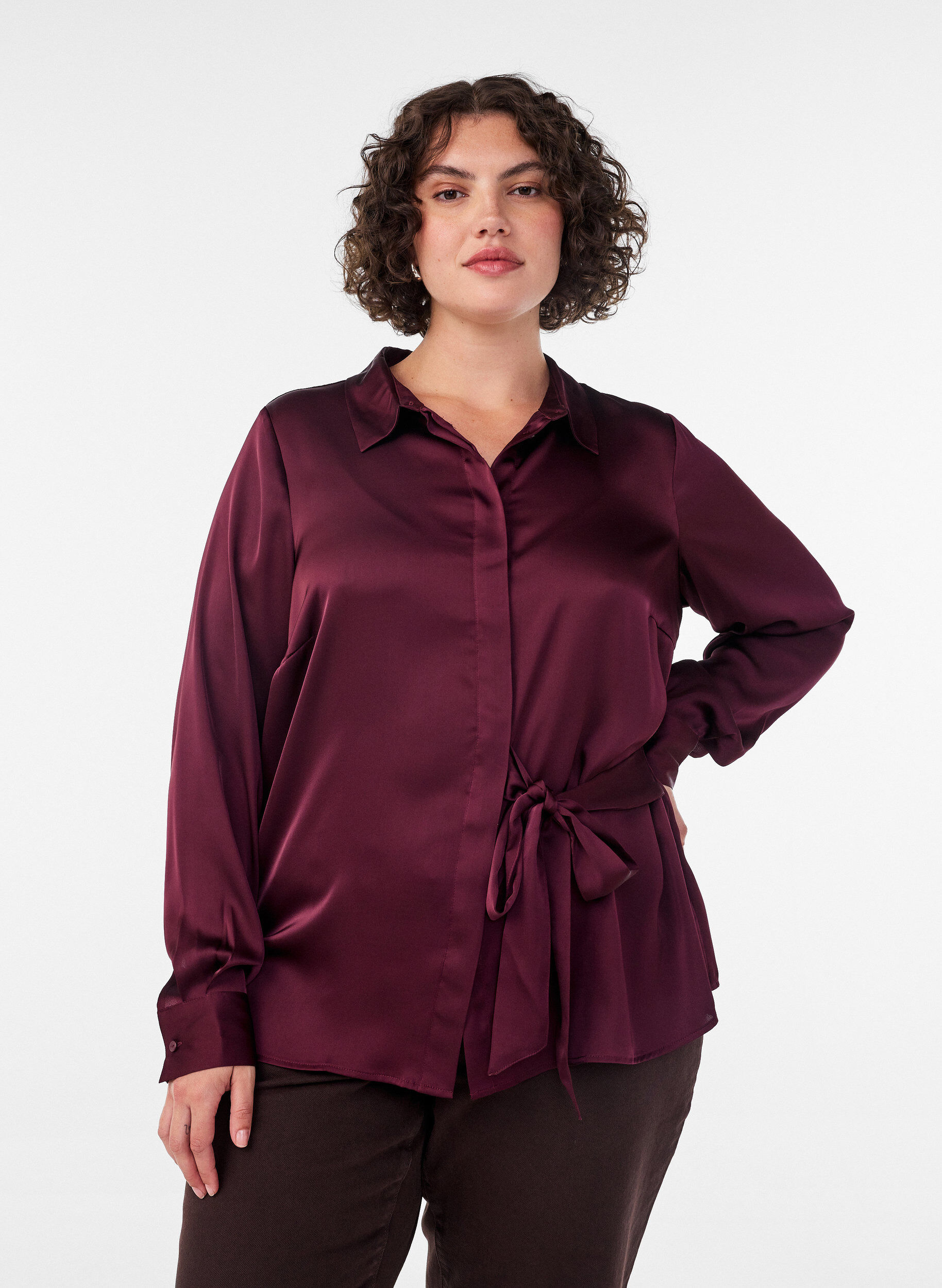 Shirt with a satin look and wrap effect, Red, Model