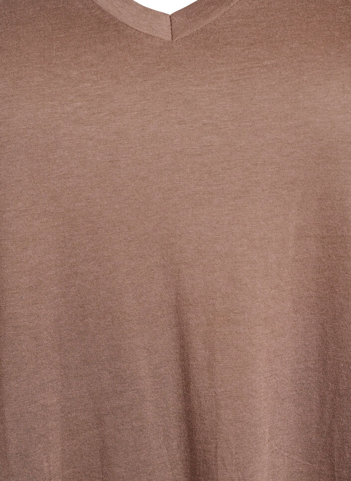 Single colour oversized t-shirt with v-neck, Brown, Packshot image number 2