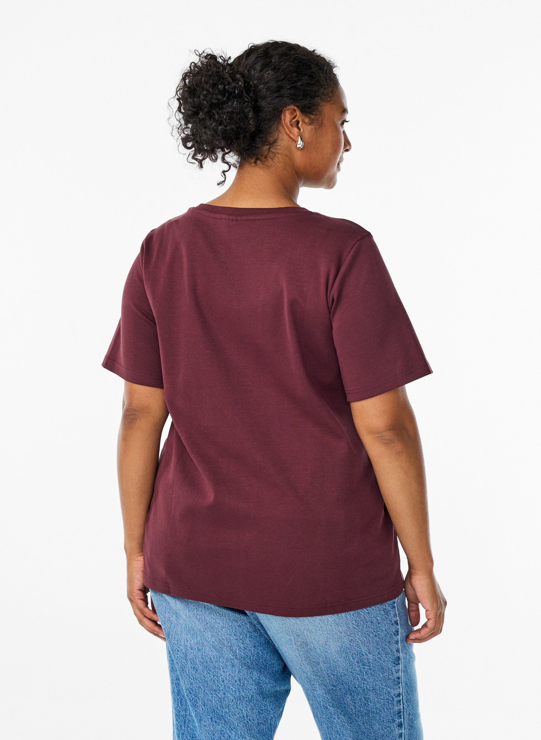 Zizzifashion Basic V-neck T-shirt in organic cotton, Dark Bordeaux, Model image number 2