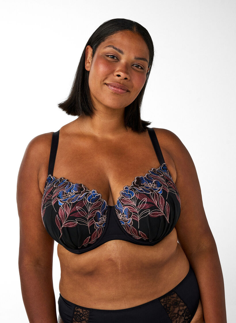 Moulded bra with floral embroidery, Black, Model image number 0