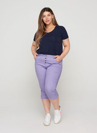 Close-fitting capris with button fastening, Silver Bullet, Model image number 0