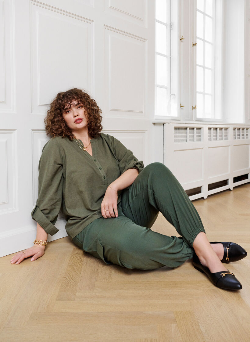 Trousers with cargo pockets, Thyme, Image image number 0