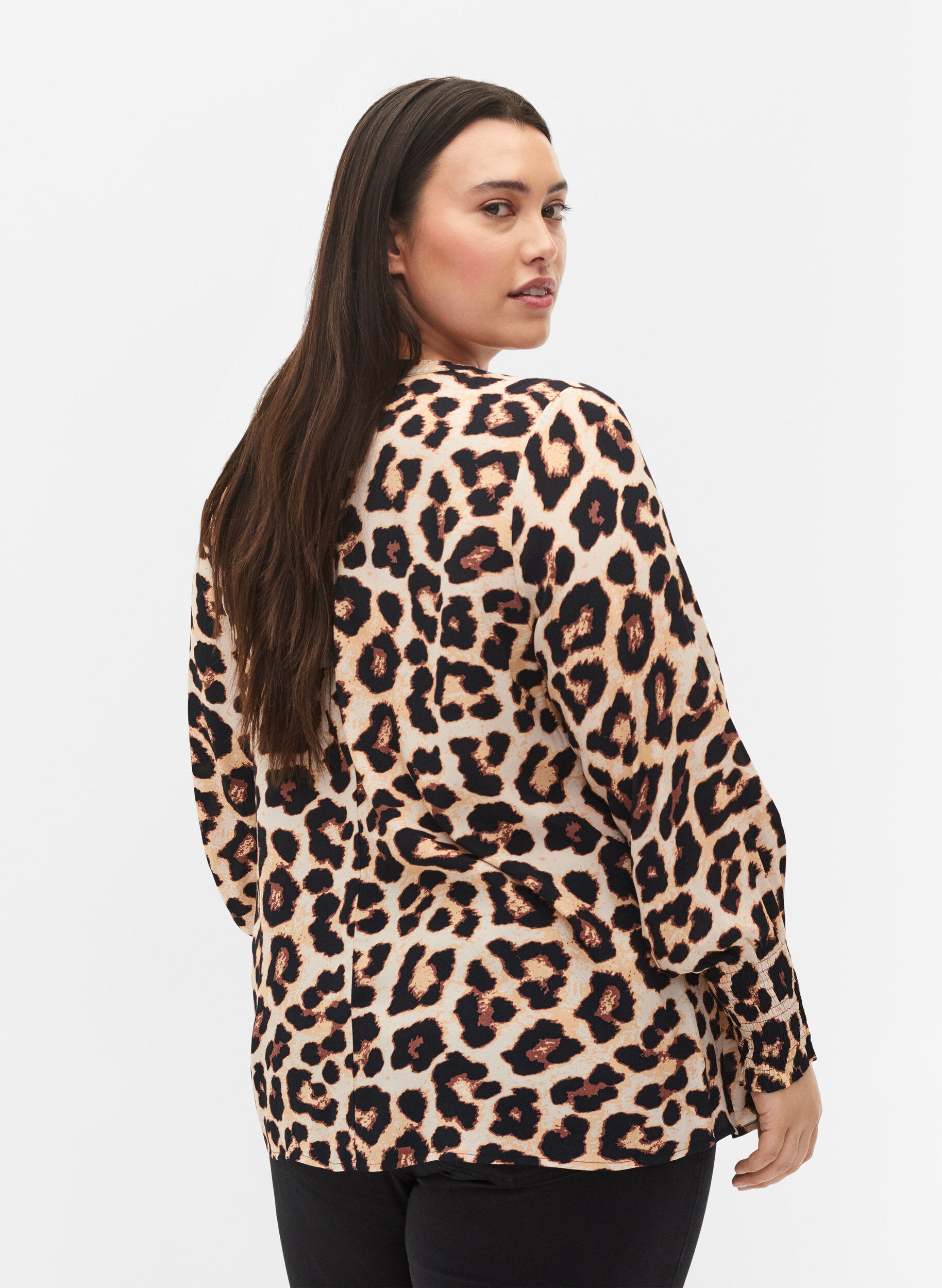 ZizzifashionPrinted viscose top with smock, Leo AOP, Model image number 1